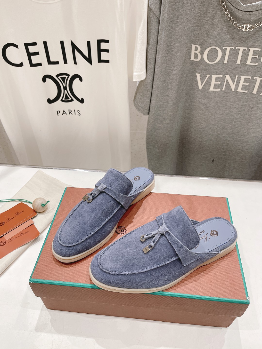 高版本出厂 半托
  Loro Piana* LP万年经典款乐福鞋 简约时尚 脚感超级舒适 一天可以暴走