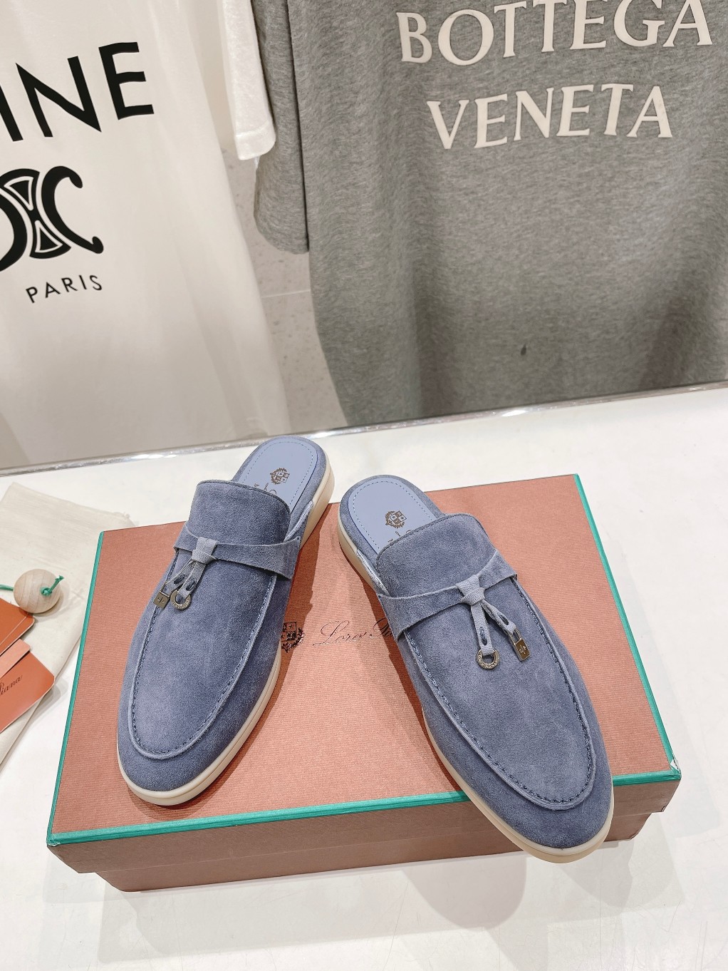 高版本出厂 半托
  Loro Piana* LP万年经典款乐福鞋 简约时尚 脚感超级舒适 一天可以暴走