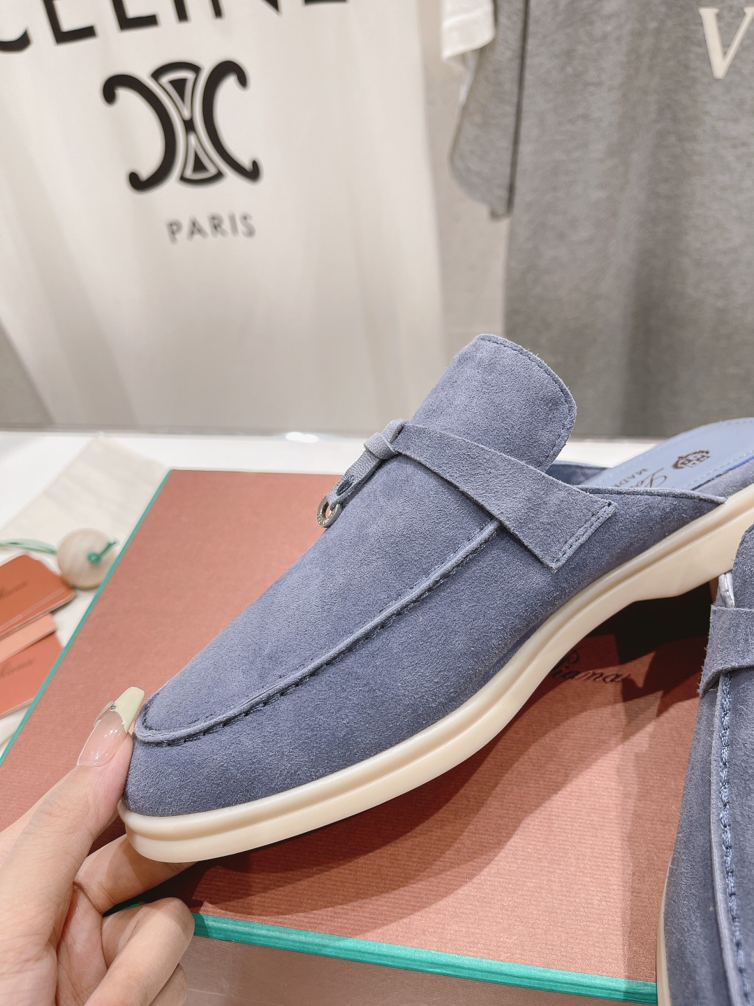 高版本出厂 半托
  Loro Piana* LP万年经典款乐福鞋 简约时尚 脚感超级舒适 一天可以暴走