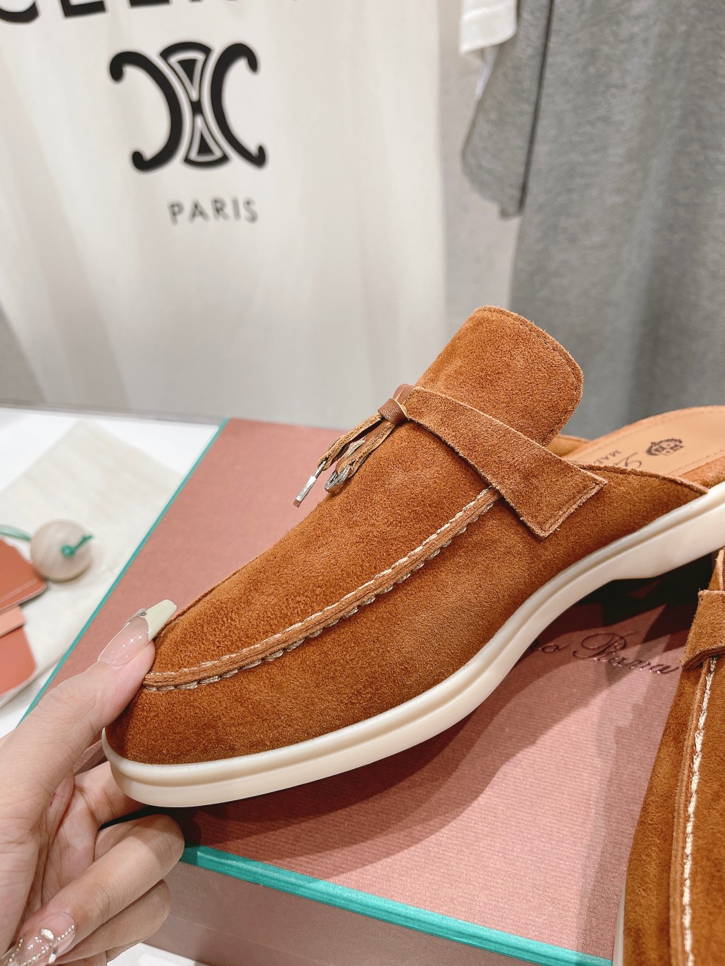 高版本出厂 半托
  Loro Piana* LP万年经典款乐福鞋 简约时尚 脚感超级舒适 一天可以暴走