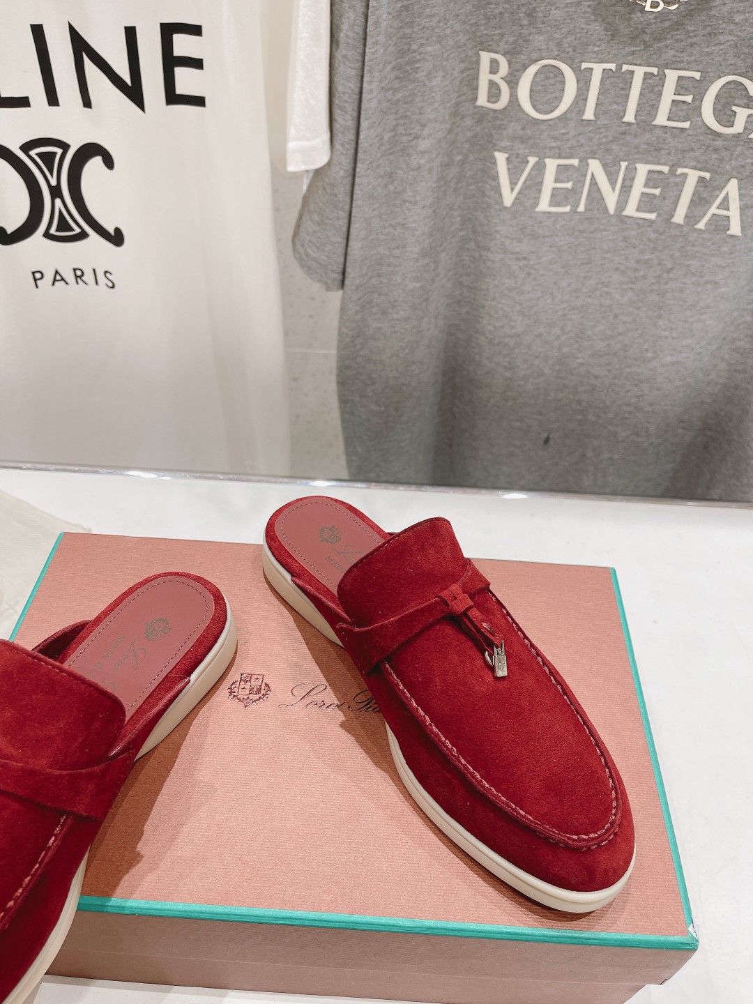 高版本出厂 半托
  Loro Piana* LP万年经典款乐福鞋 简约时尚 脚感超级舒适 一天可以暴走
