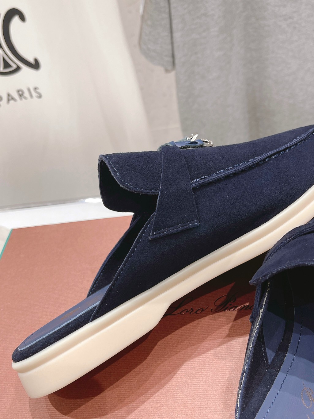 高版本出厂 半托
  Loro Piana* LP万年经典款乐福鞋 简约时尚 脚感超级舒适 一天可以暴走