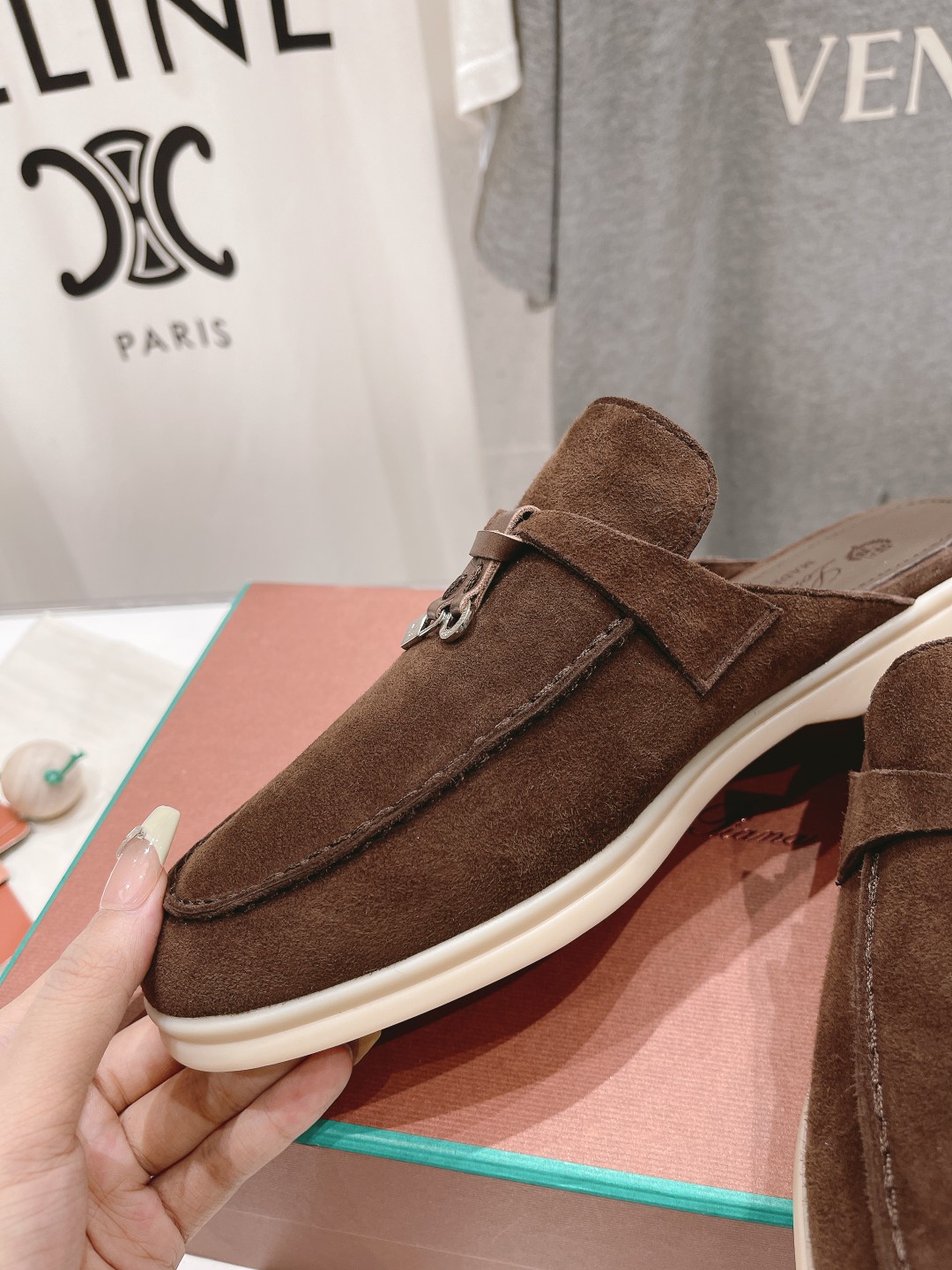 高版本出厂 半托
  Loro Piana* LP万年经典款乐福鞋 简约时尚 脚感超级舒适 一天可以暴走
