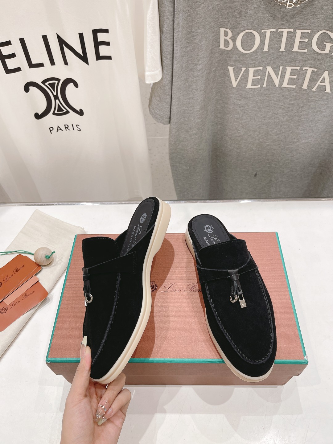 高版本出厂 半托
  Loro Piana* LP万年经典款乐福鞋 简约时尚 脚感超级舒适 一天可以暴走