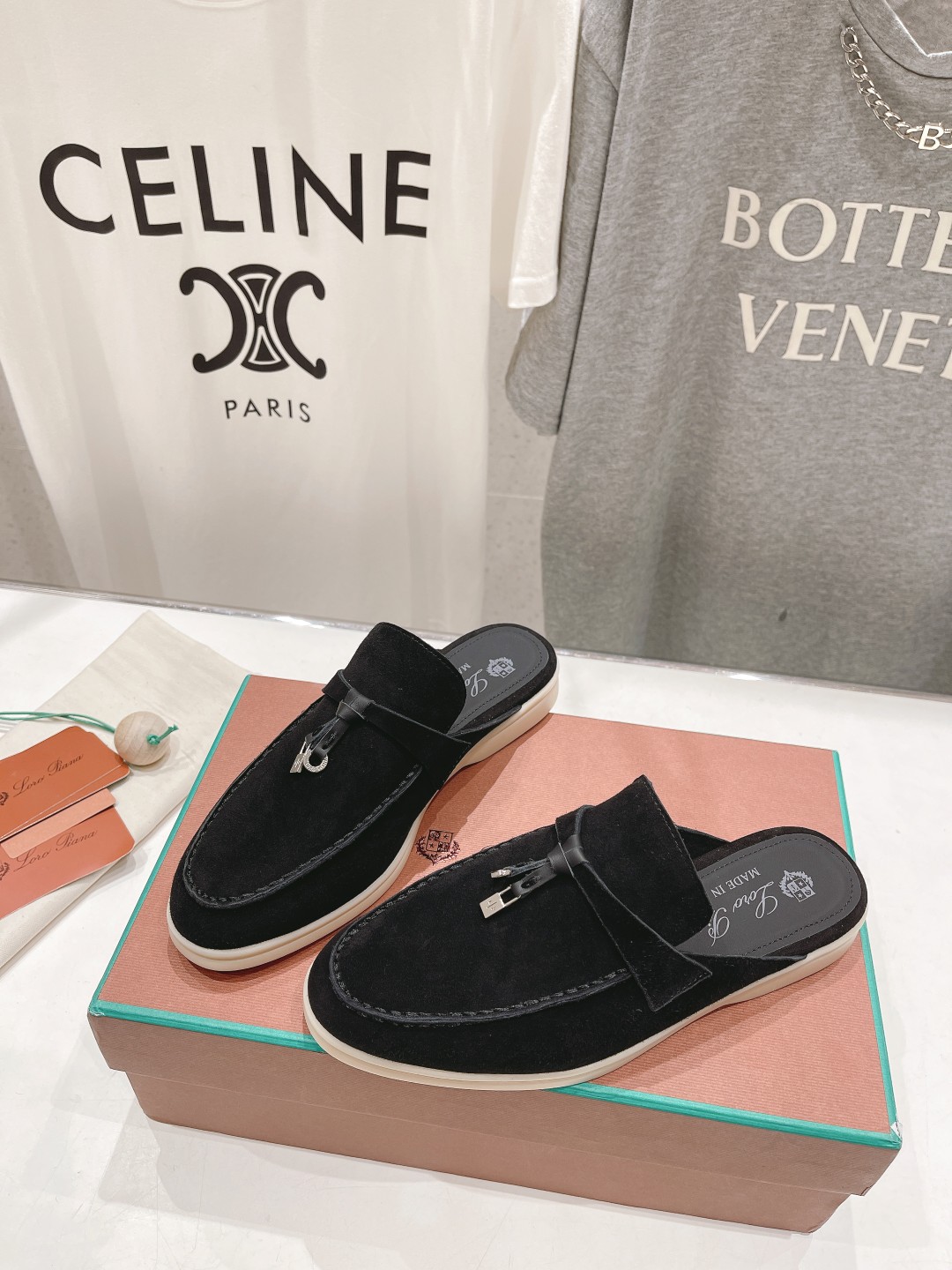 高版本出厂 半托
  Loro Piana* LP万年经典款乐福鞋 简约时尚 脚感超级舒适 一天可以暴走