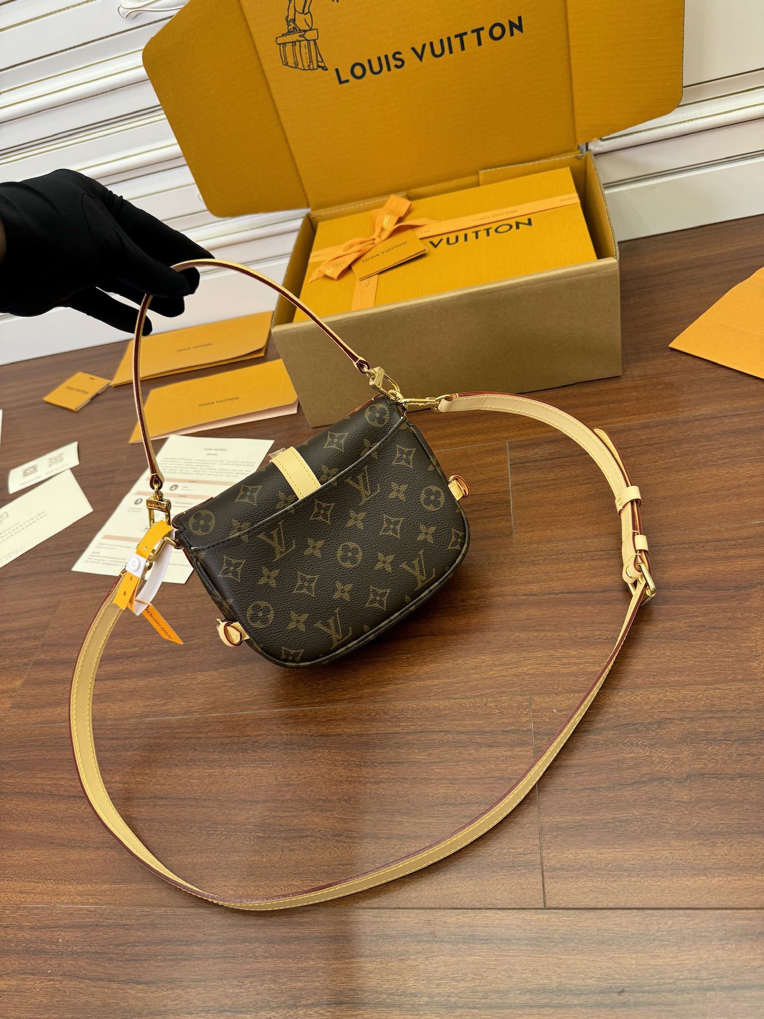 独家首发型号特正版M46740品质全面再次升级专柜同步电子芯片内码新礼盒礼品袋保护纸铜版电子标签合格证皮