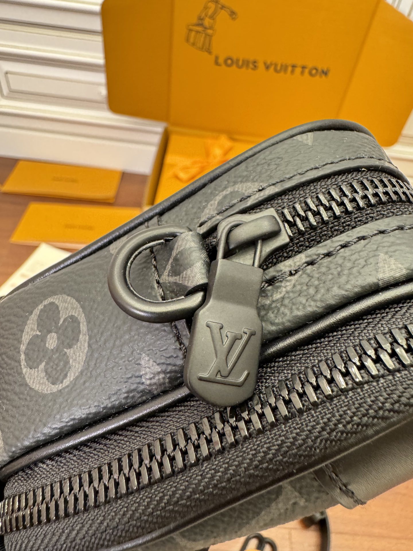 独家首发型号特正版M82542品质全面再次升级专柜同步电子芯片内码新礼盒礼品袋保护纸铜版电子标签合格证皮