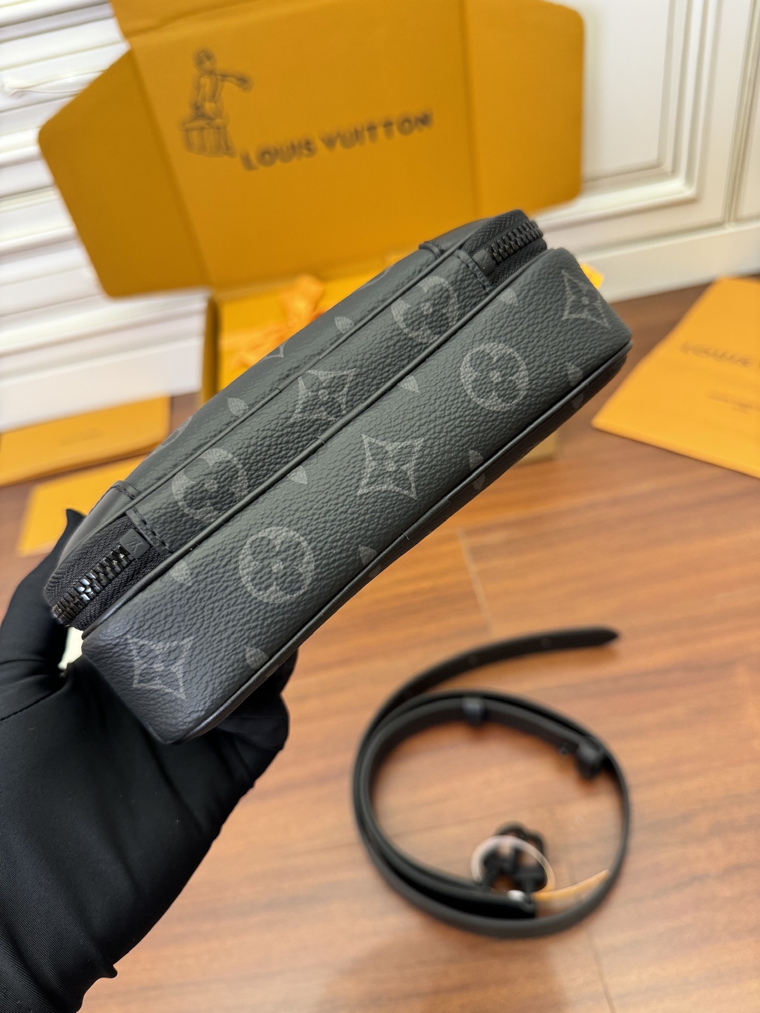 独家首发型号特正版M82542品质全面再次升级专柜同步电子芯片内码新礼盒礼品袋保护纸铜版电子标签合格证皮