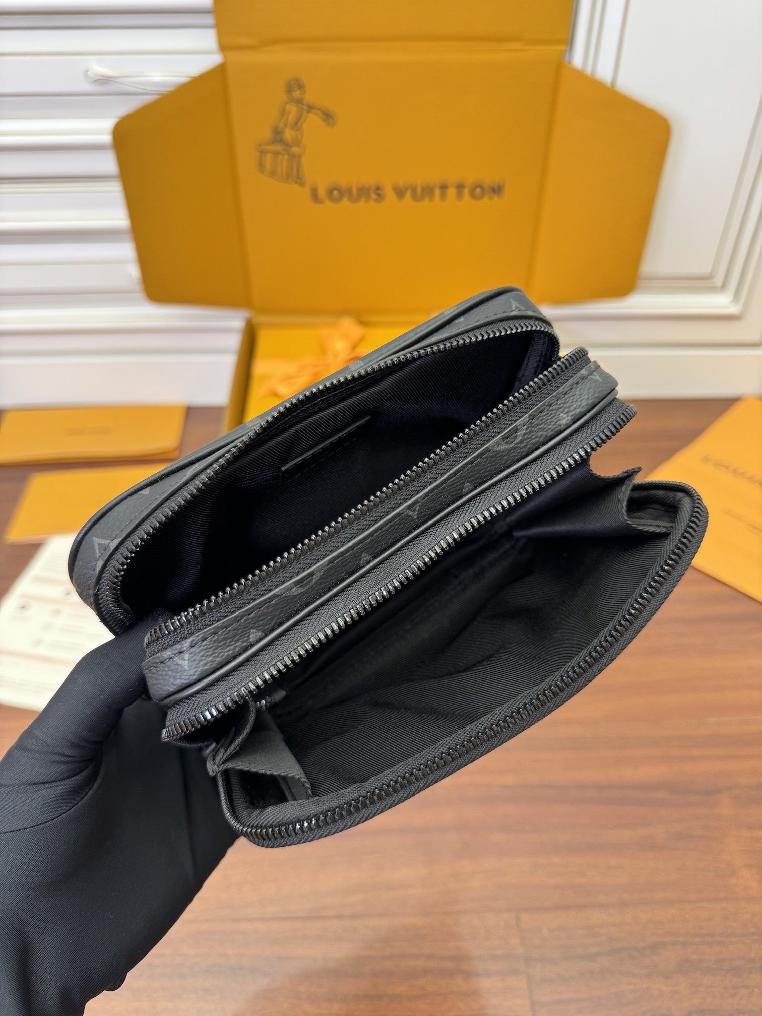 独家首发型号特正版M82542品质全面再次升级专柜同步电子芯片内码新礼盒礼品袋保护纸铜版电子标签合格证皮