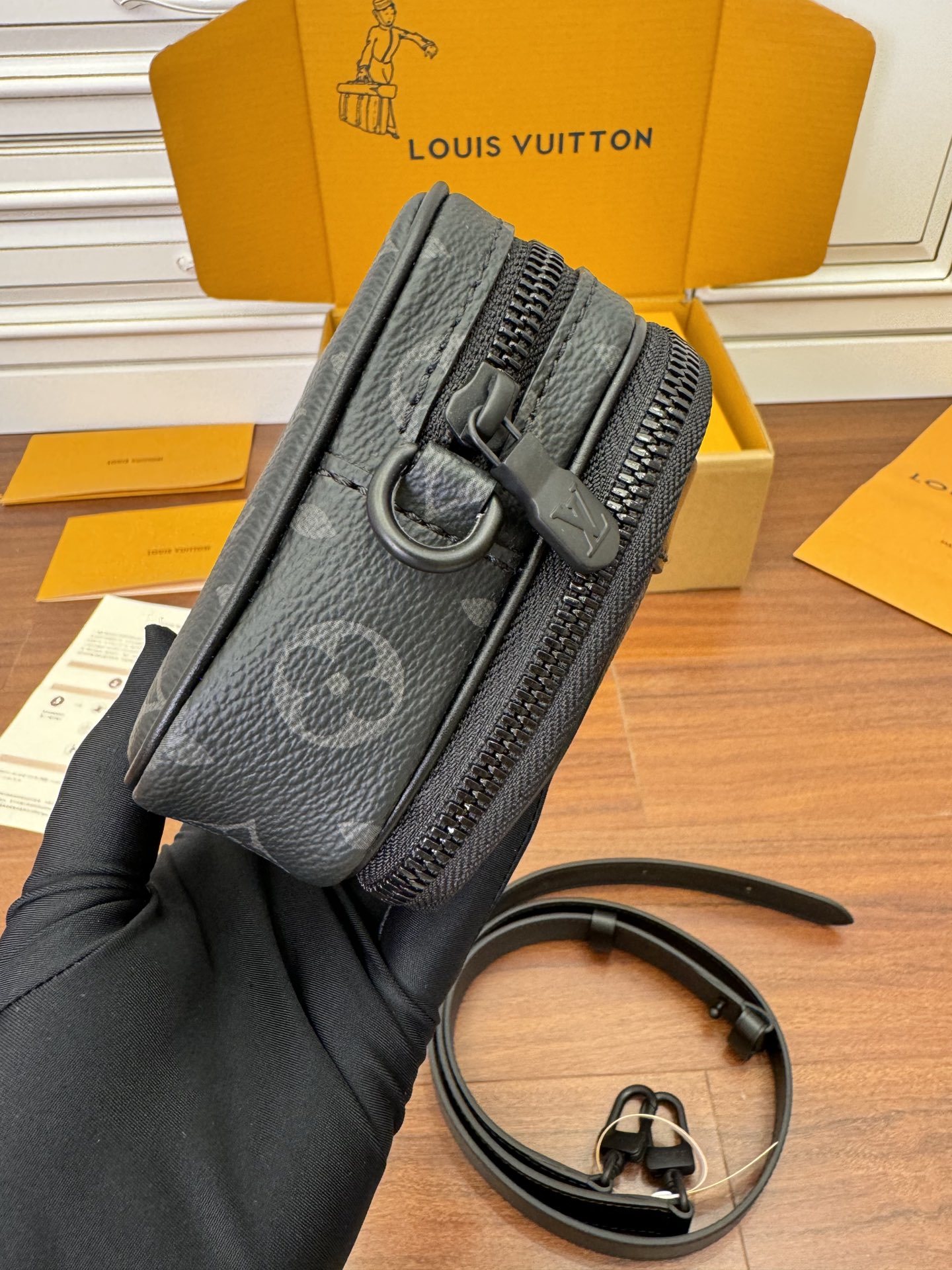 独家首发型号特正版M82542品质全面再次升级专柜同步电子芯片内码新礼盒礼品袋保护纸铜版电子标签合格证皮