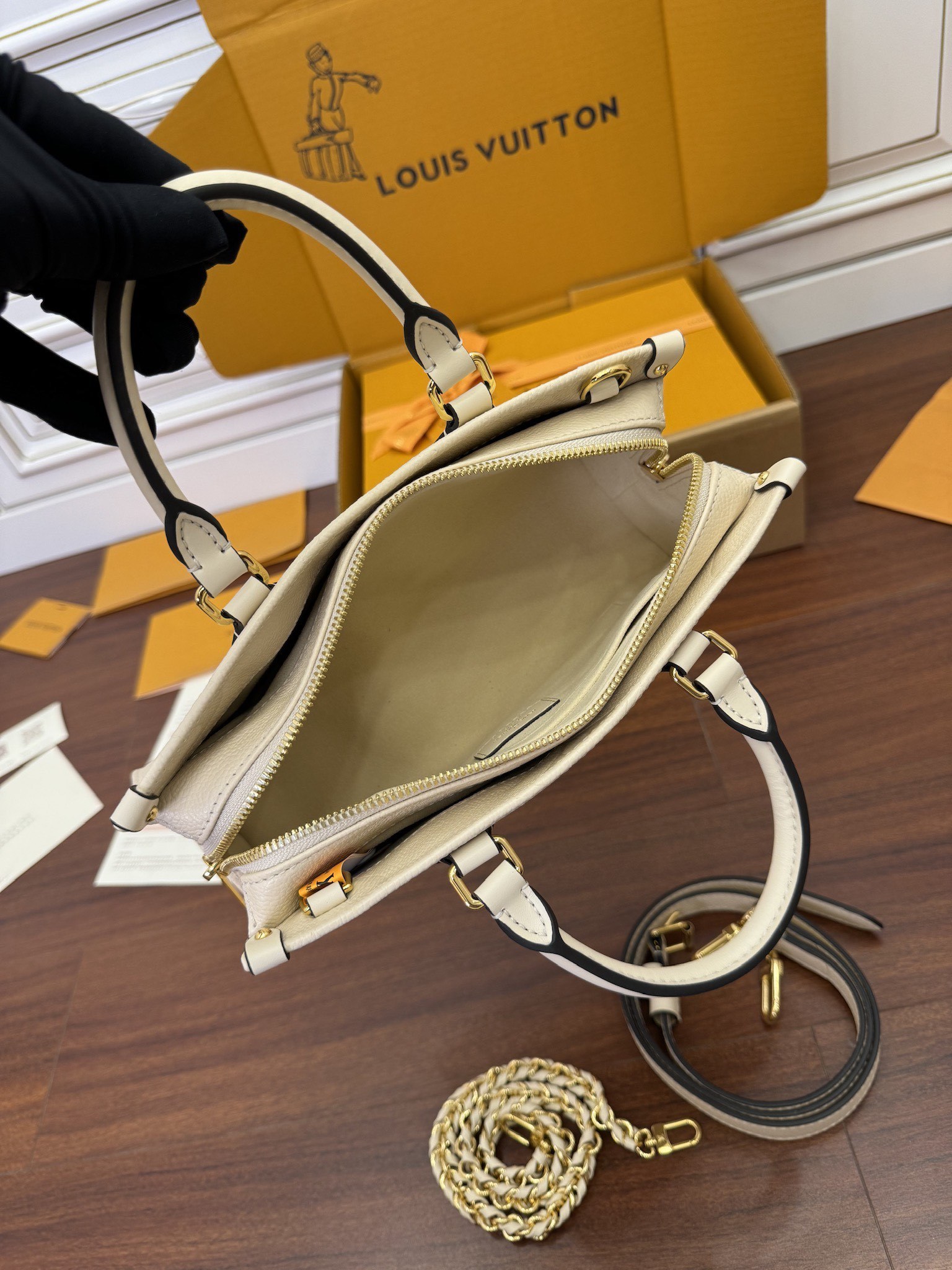 独家首发型号特正版M23698品质全面再次升级专柜同步电子芯片内码新礼盒礼品袋保护纸铜版电子标签合格证皮