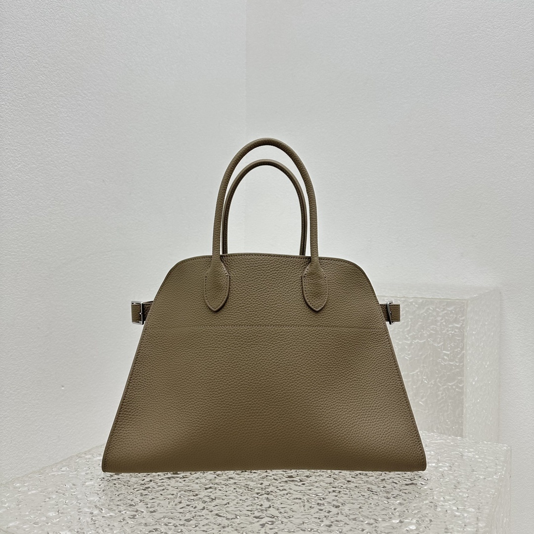 中号荔枝奶茶Margaux10/1517系列品牌在极简设计上的功力线条干净尽管没有什么logo印花的加持
