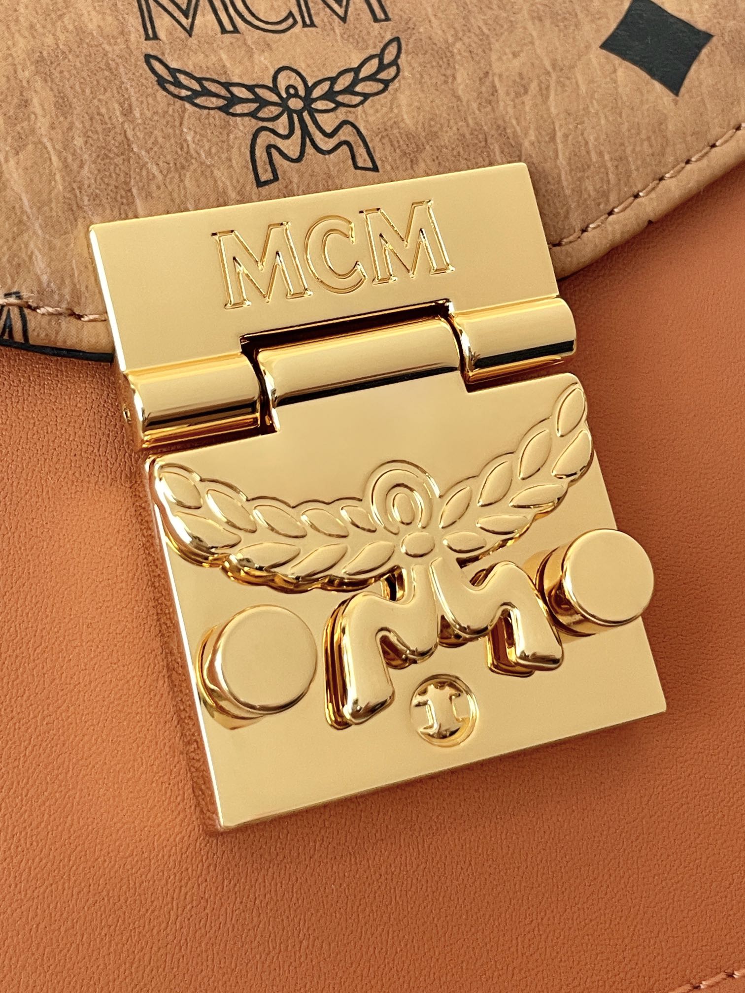 [MCM Women
