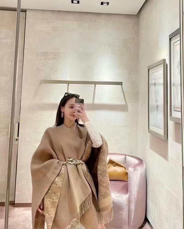 Fendi Haute Couture Silk Twill Scarf Shawl Ref 4