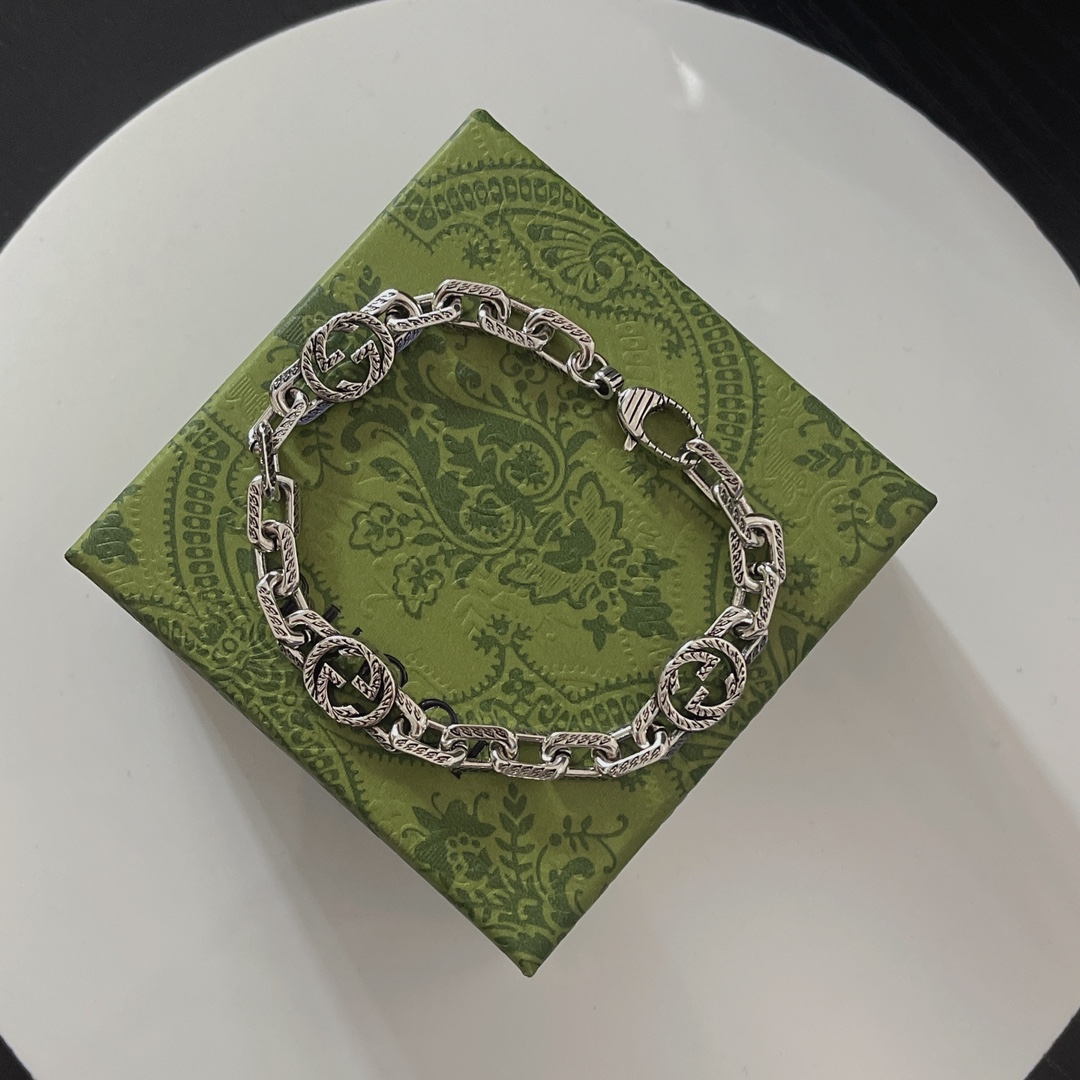 NO:112420,GUCO bracelet G home new double C men and women interlocking retro old daily casual couples birthday gift size 18.20.22, jewelry boutique, gucci, gucci, bracelet19860909GUCO手链G家新款双C男女互扣式复古做旧日常休闲情侣款生日礼物尺码18.20.22,饰品精品,gucci,gucci,bracelet,Jewelry