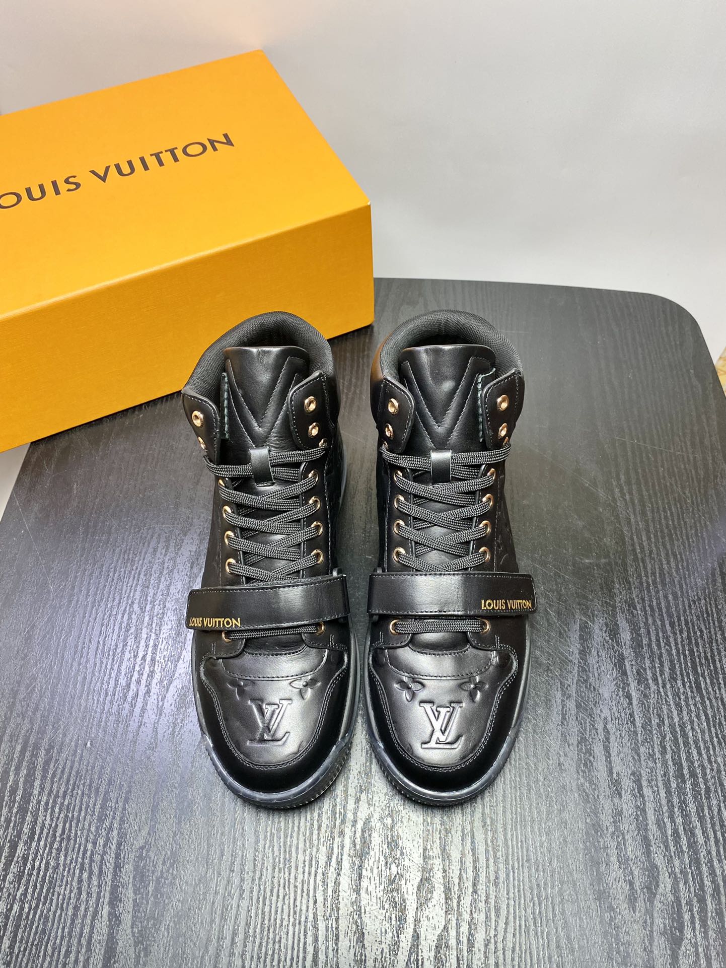 Louis Vuitton Shoes Sneakers AAA Class Replica
 Men Calfskin Cowhide High Tops