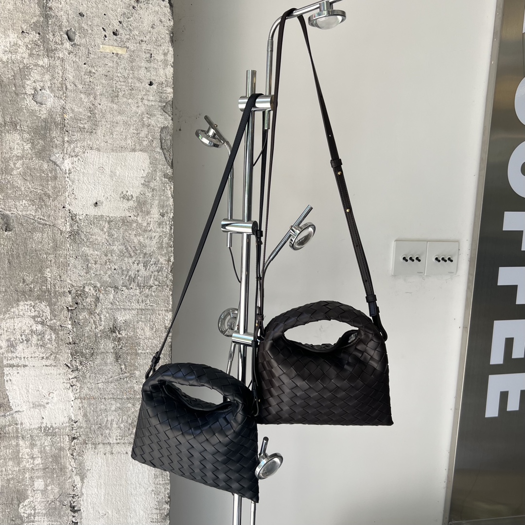 Bottega Veneta bv mini hop bag