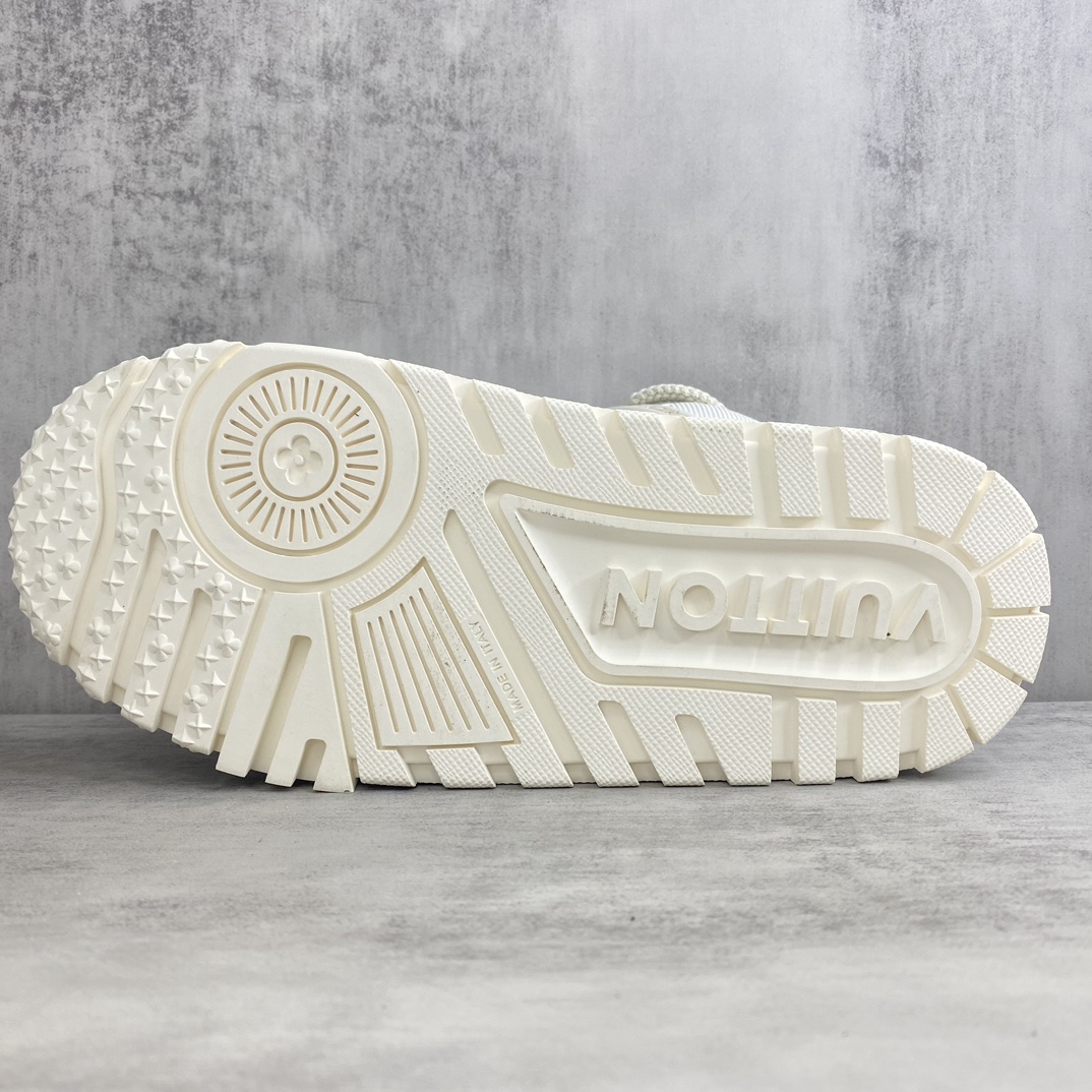 Louis Vuitton 新款上架 LV Louis Vuitton 23S走秀款Trainer 胖丁满钻面包滑板鞋 可折叠抽拉式飞机盒 独家开模暗花老花串珠