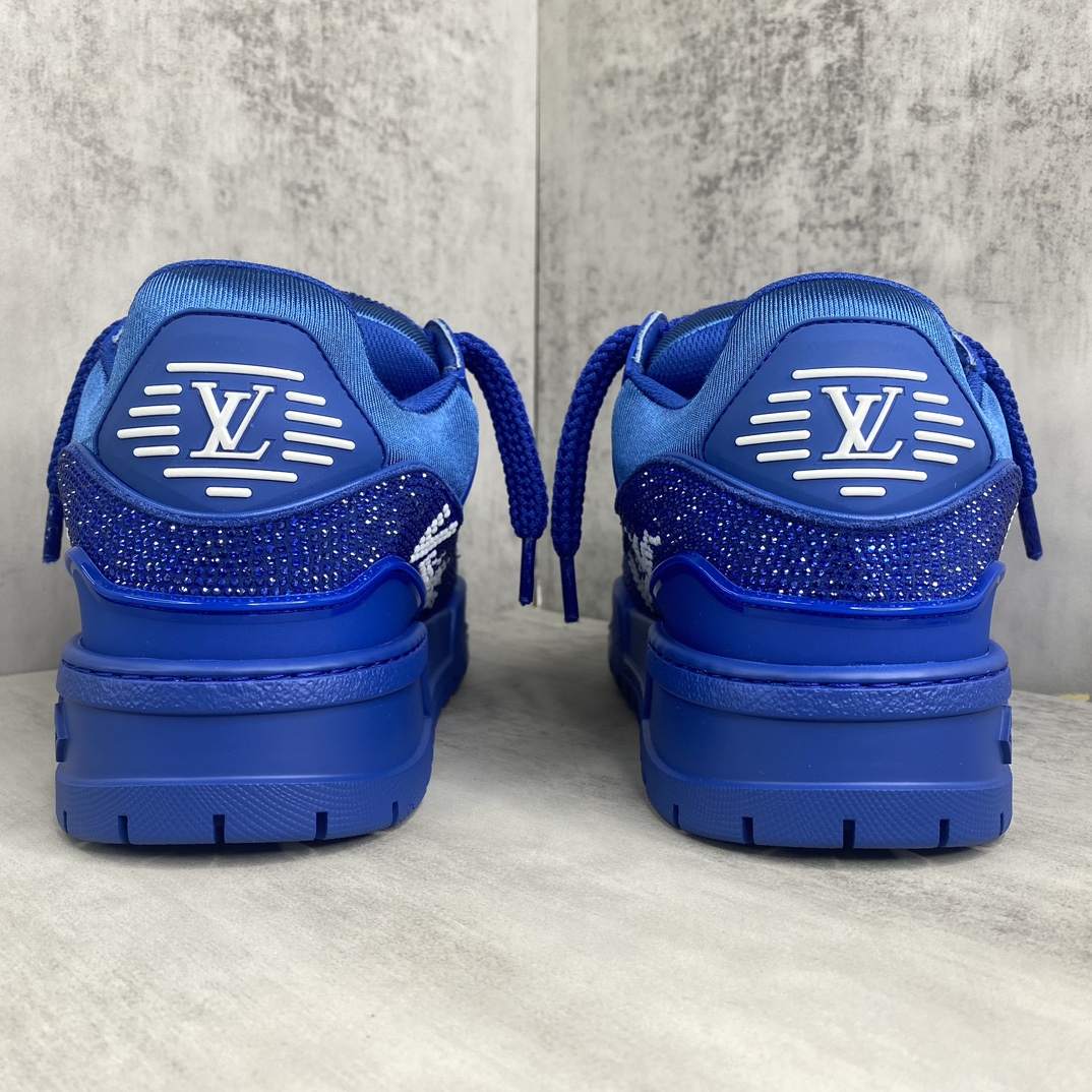 Louis Vuitton 新款上架 LV Louis Vuitton 23S走秀款Trainer 胖丁满钻面包滑板鞋 可折叠抽拉式飞机盒 独家开模暗花老花串珠