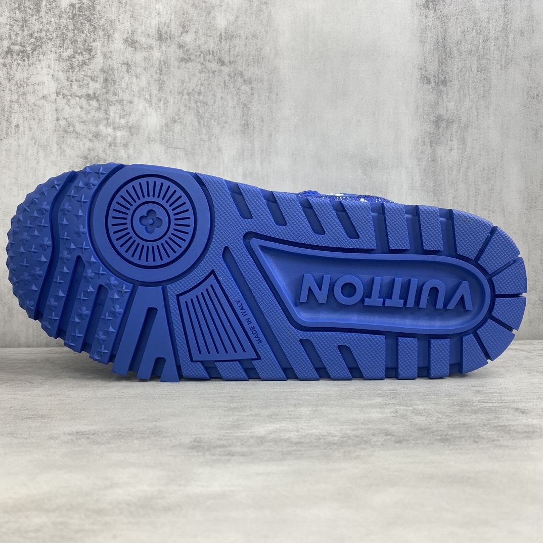 Louis Vuitton 新款上架 LV Louis Vuitton 23S走秀款Trainer 胖丁满钻面包滑板鞋 可折叠抽拉式飞机盒 独家开模暗花老花串珠