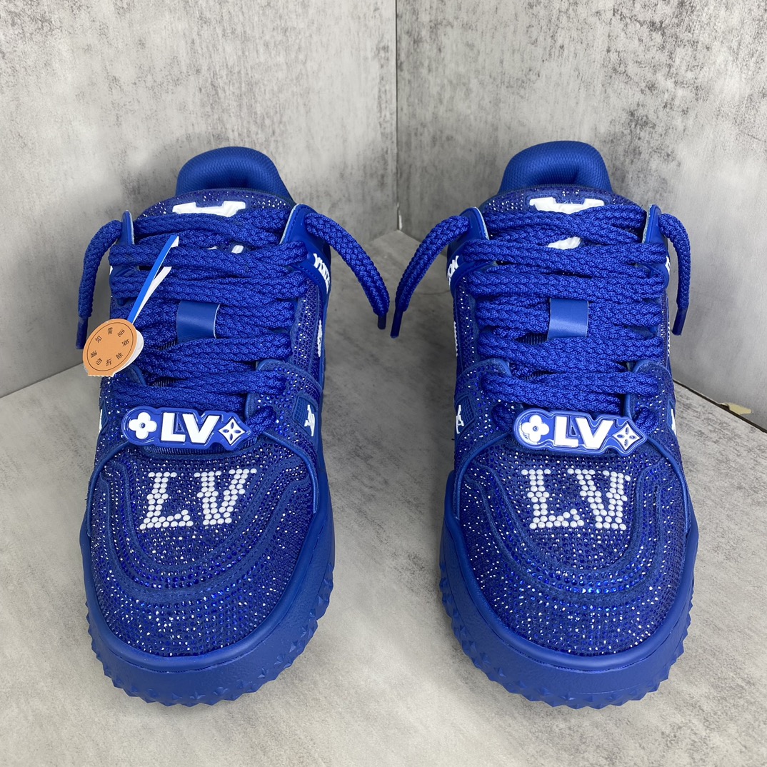 Louis Vuitton 新款上架 LV Louis Vuitton 23S走秀款Trainer 胖丁满钻面包滑板鞋 可折叠抽拉式飞机盒 独家开模暗花老花串珠
