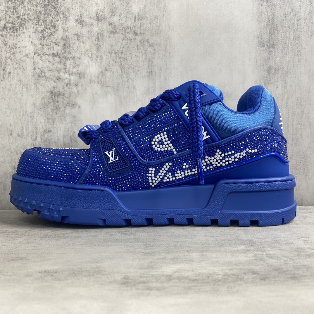 Louis Vuitton 新款上架 LV Louis Vuitton 23S走秀款Trainer 胖丁满钻面包滑板鞋 可折叠抽拉式飞机盒 独家开模暗花老花串珠