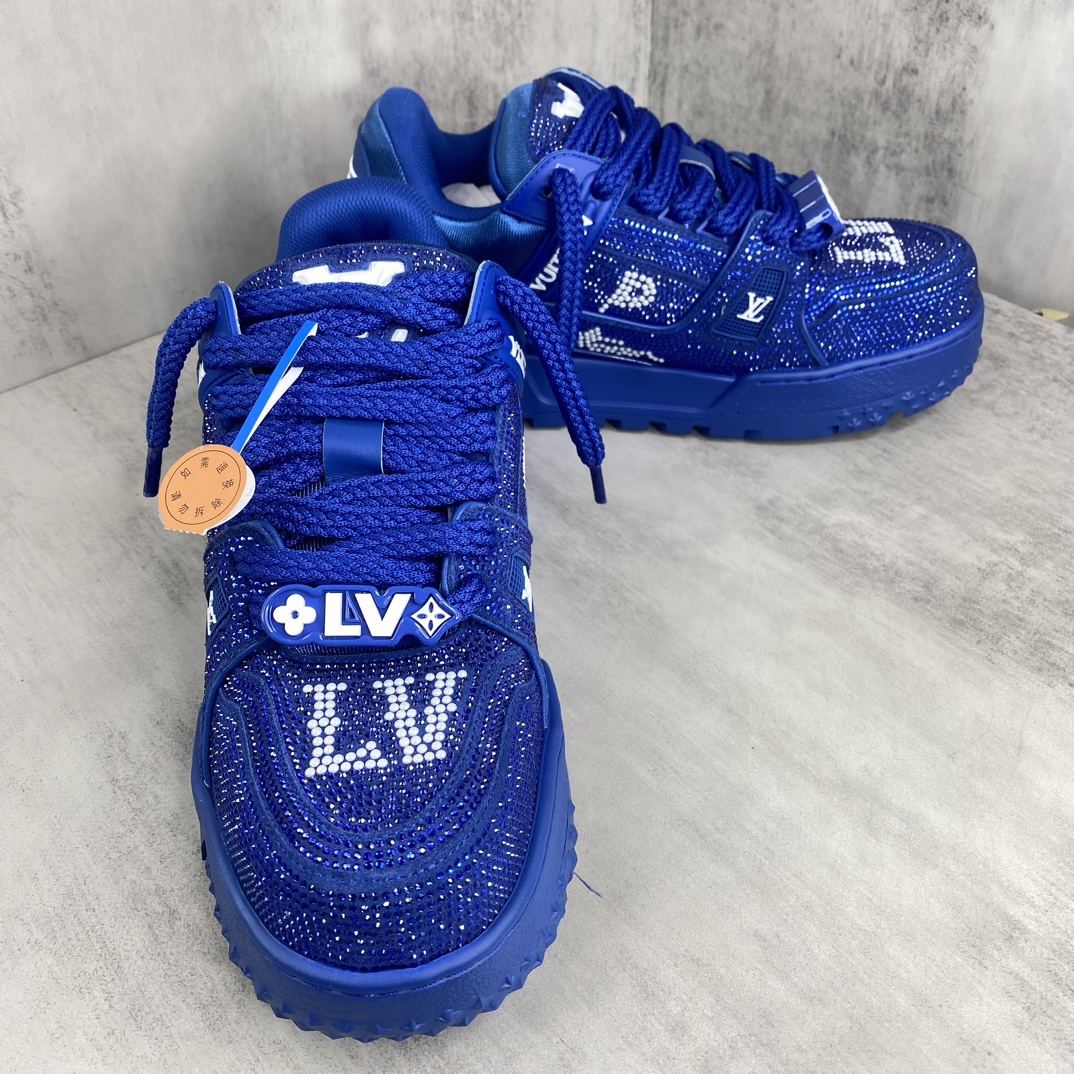 Louis Vuitton 新款上架 LV Louis Vuitton 23S走秀款Trainer 胖丁满钻面包滑板鞋 可折叠抽拉式飞机盒 独家开模暗花老花串珠