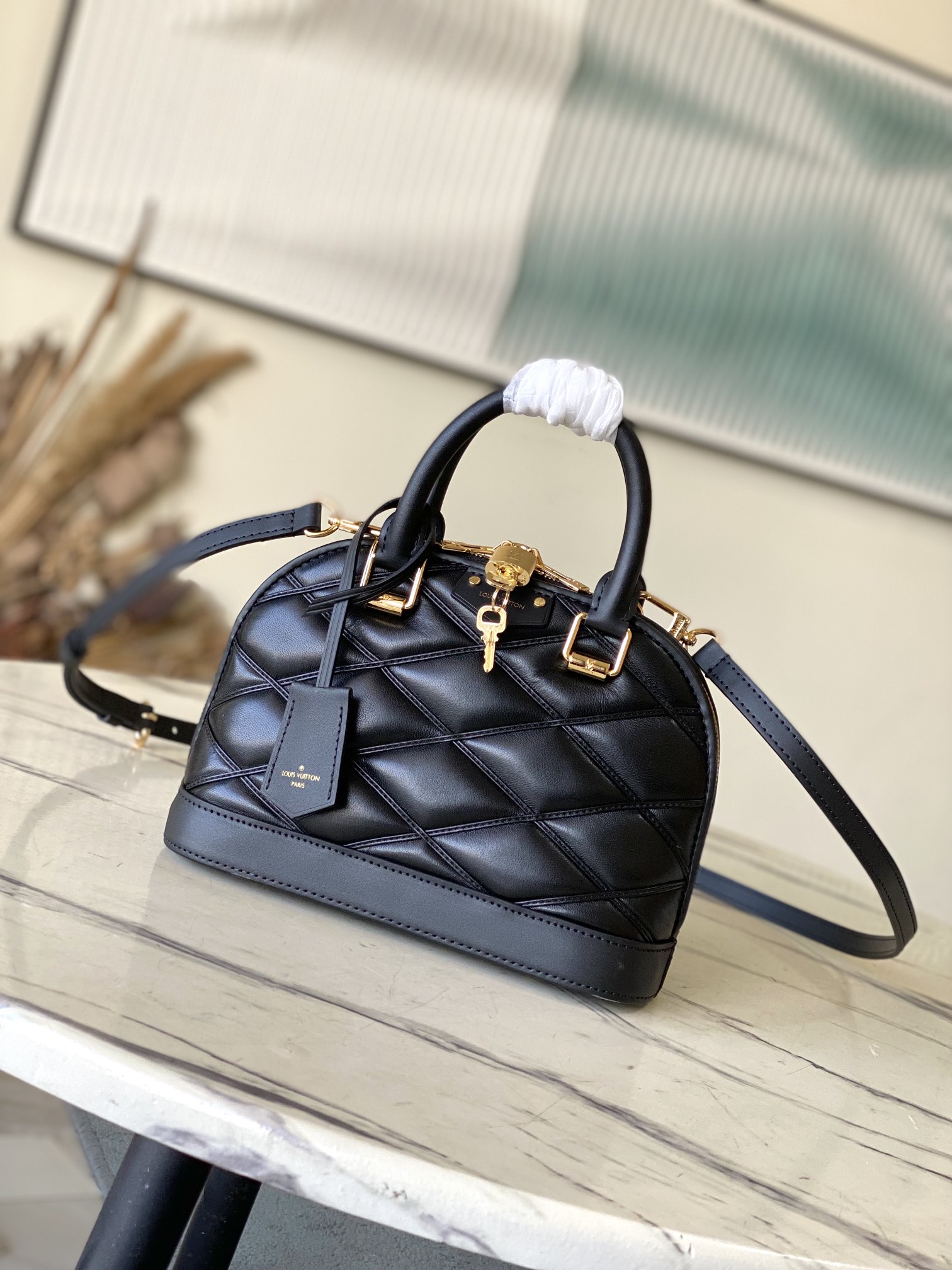 Louis Vuitton LV Alma BB AAA+
 Bags Handbags Black Sheepskin M23666