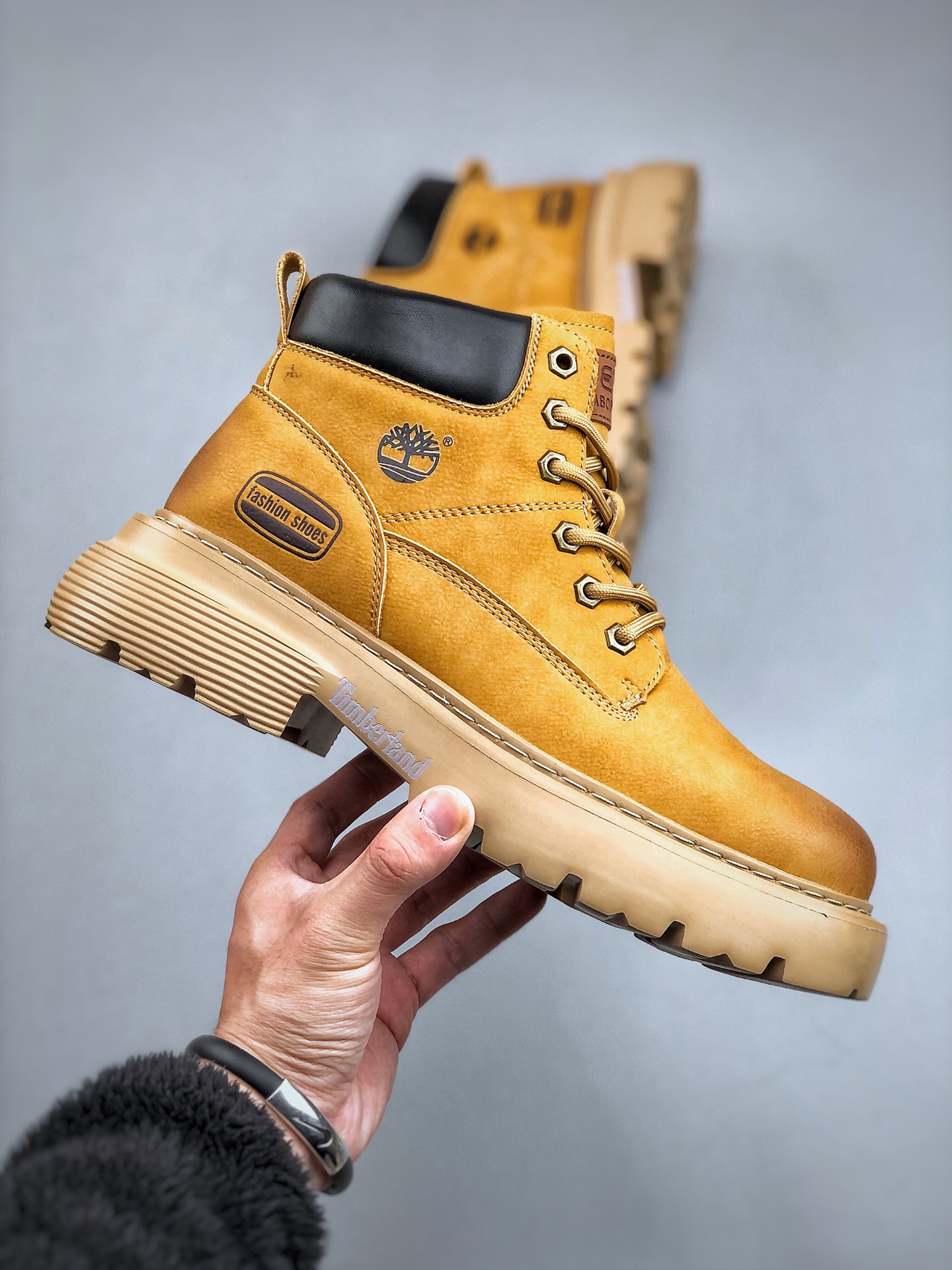 260 Timberland 天伯伦经典款 胎牛皮防水