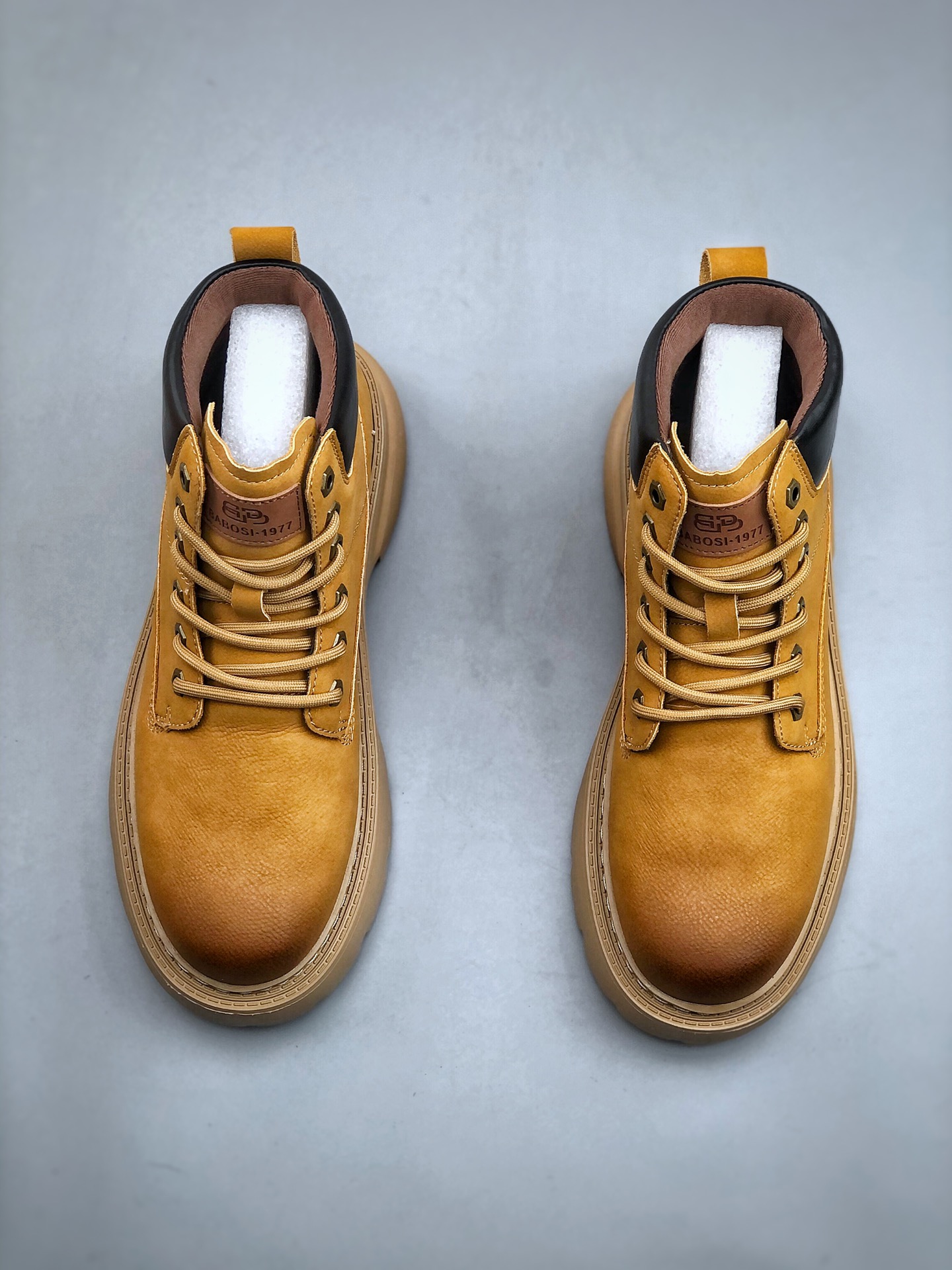 260 Timberland 天伯伦经典款 胎牛皮防水