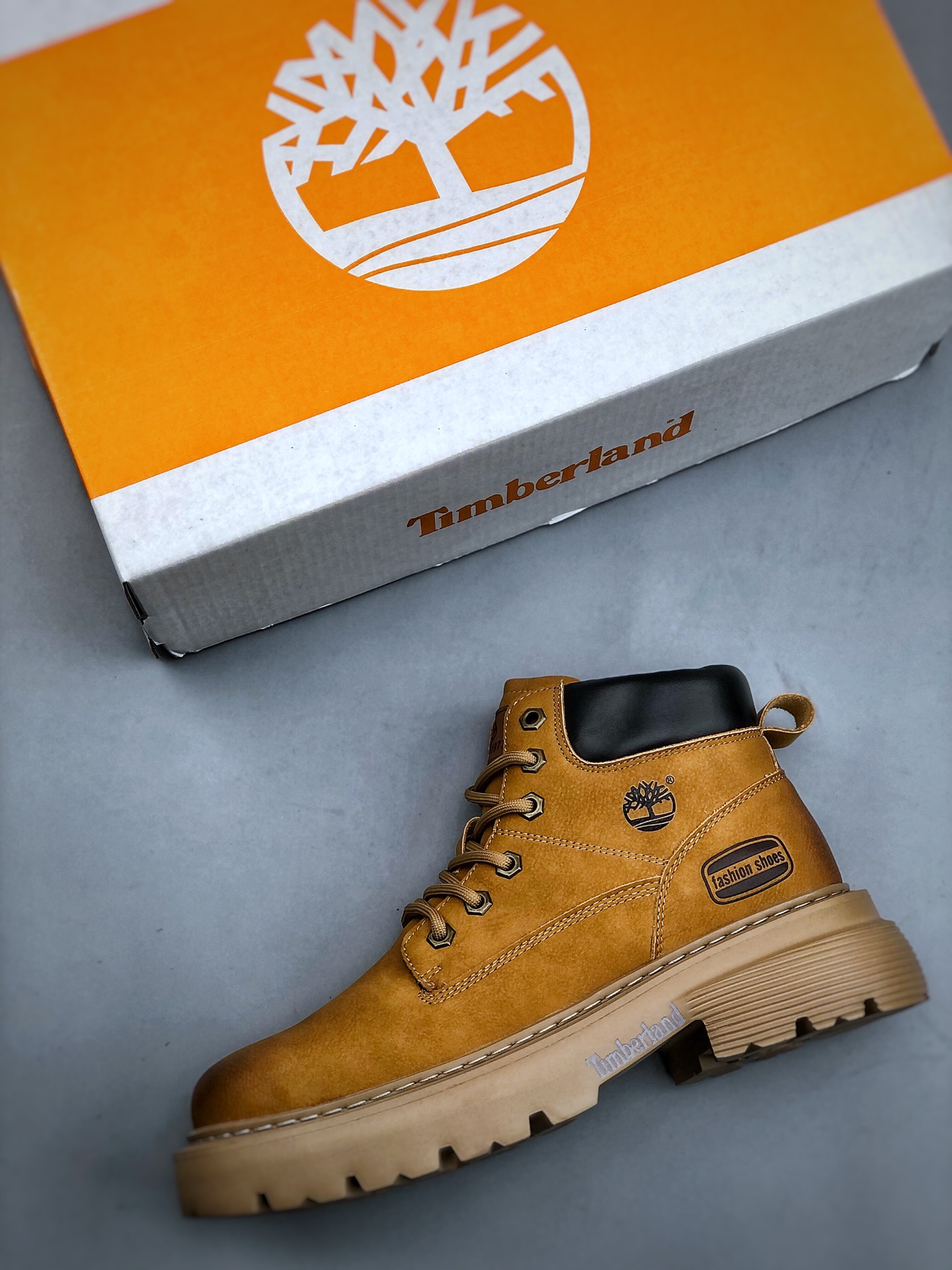 260 Timberland 天伯伦经典款 胎牛皮防水