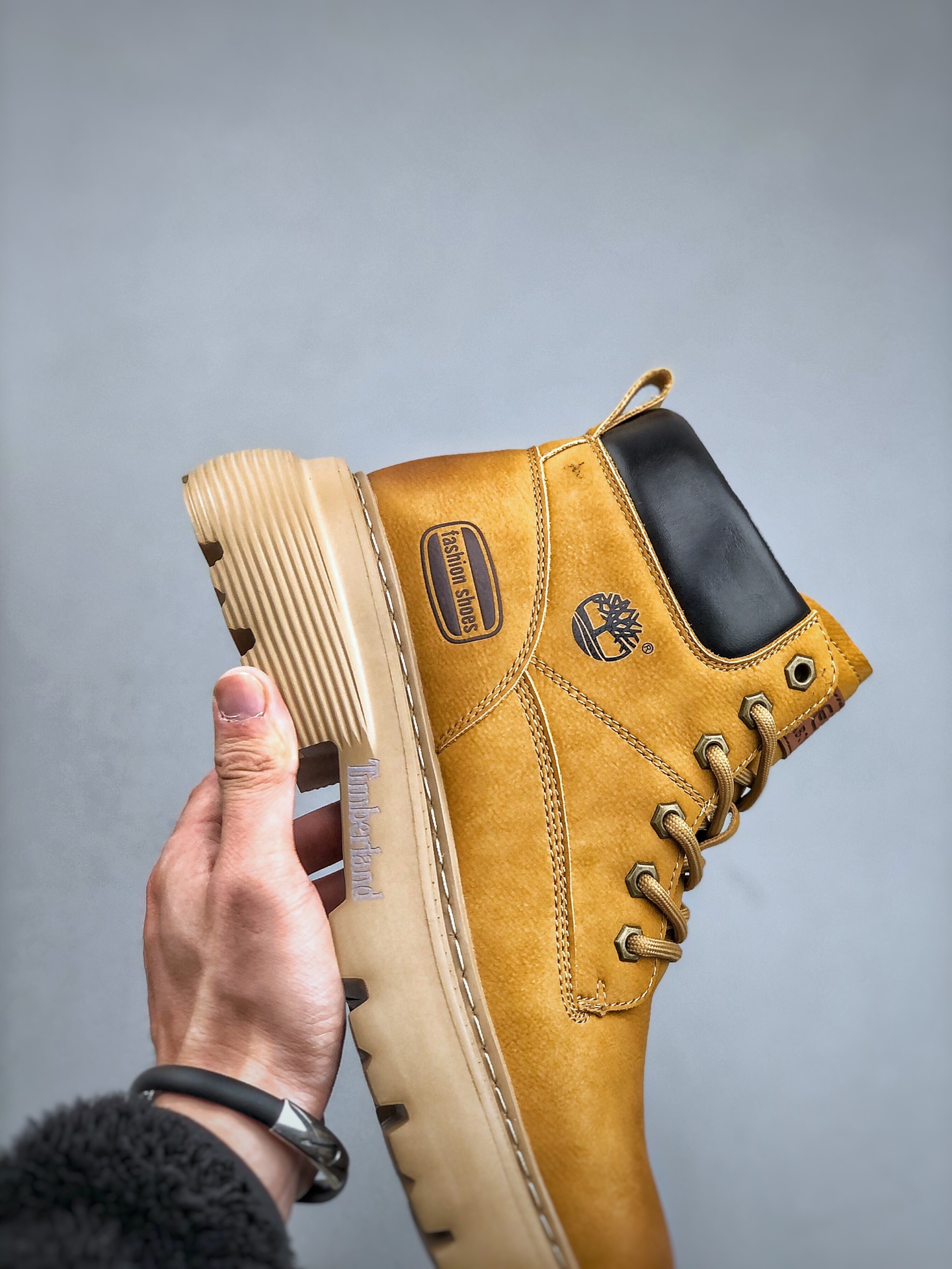 260 Timberland 天伯伦经典款 胎牛皮防水