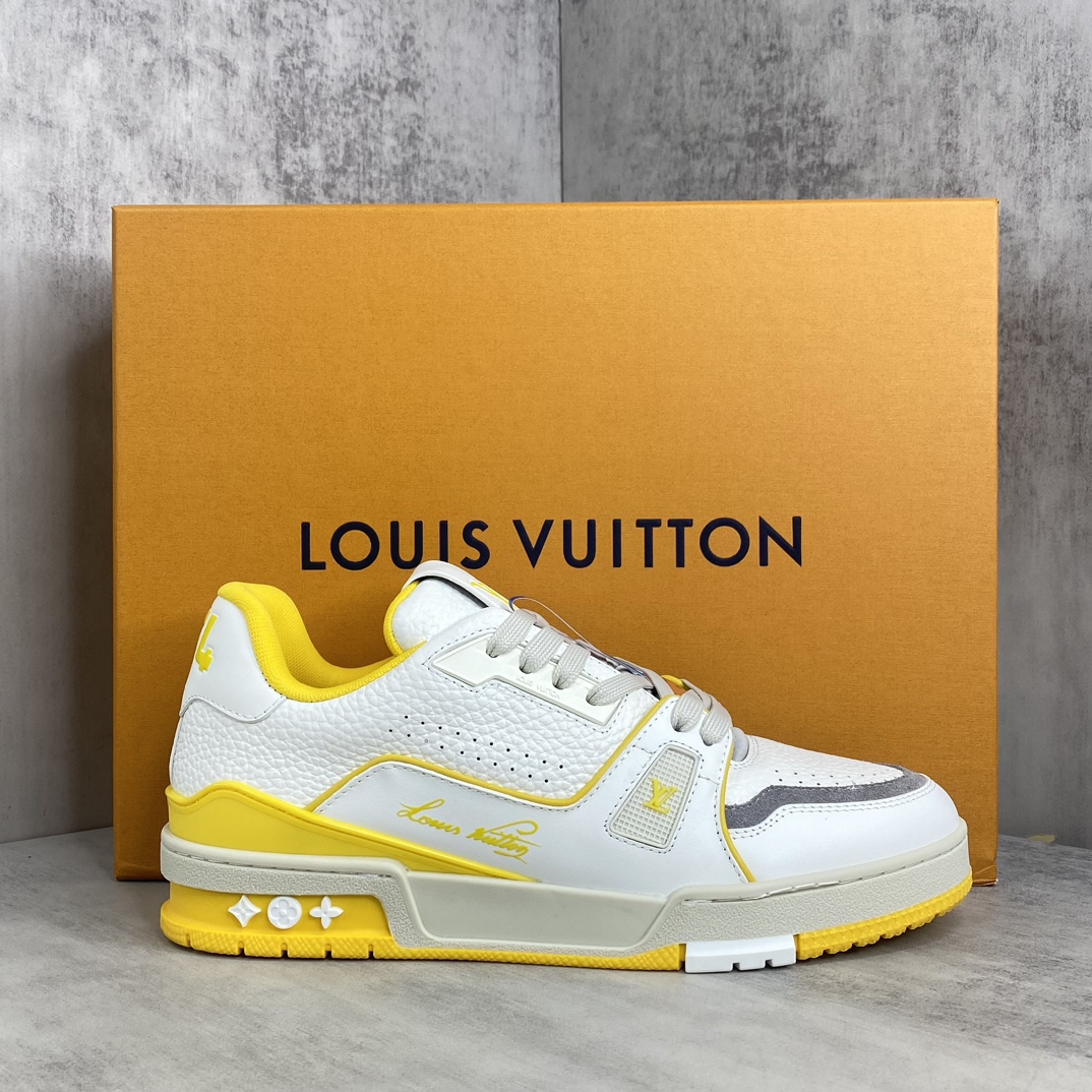 Louis Vuitton 新款上架 2053 Louis*Vuitto* LV Trainer 最新款 大底和面料私模 绝对下血本费心思的一款鞋子 自Vifgil到来之后而设计的这一系列 每一季度都深受众多粉丝的青睐 TPU 大底 包装