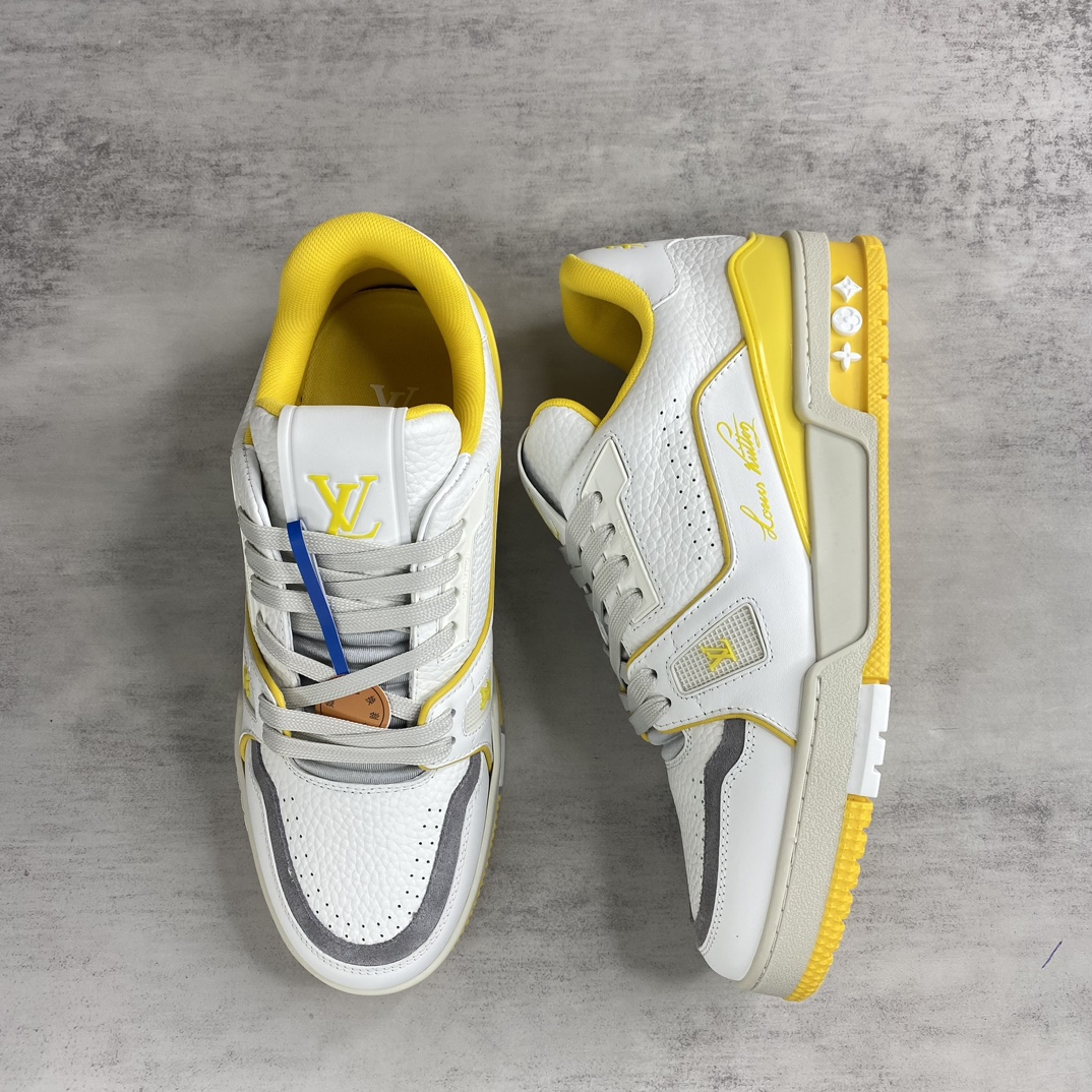 Louis Vuitton 新款上架 2053 Louis*Vuitto* LV Trainer 最新款 大底和面料私模 绝对下血本费心思的一款鞋子 自Vifgil到来之后而设计的这一系列 每一季度都深受众多粉丝的青睐 TPU 大底 包装