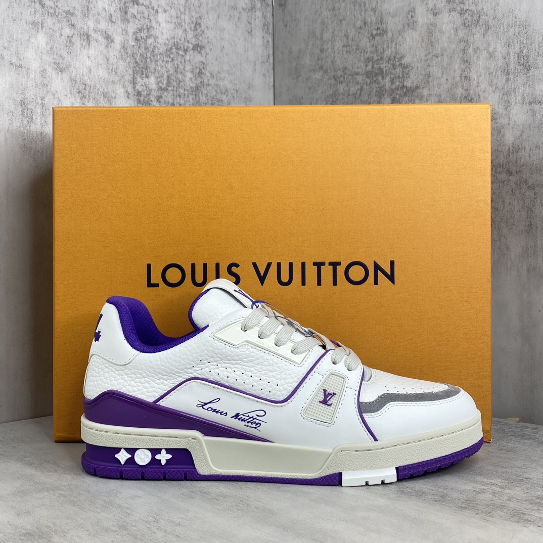 Louis Vuitton 新款上架 2053 Louis*Vuitto* LV Trainer 最新款 大底和面料私模 绝对下血本费心思的一款鞋子 自Vifgil到来之后而设计的这一系列 每一季度都深受众多粉丝的青睐 TPU 大底 包装
