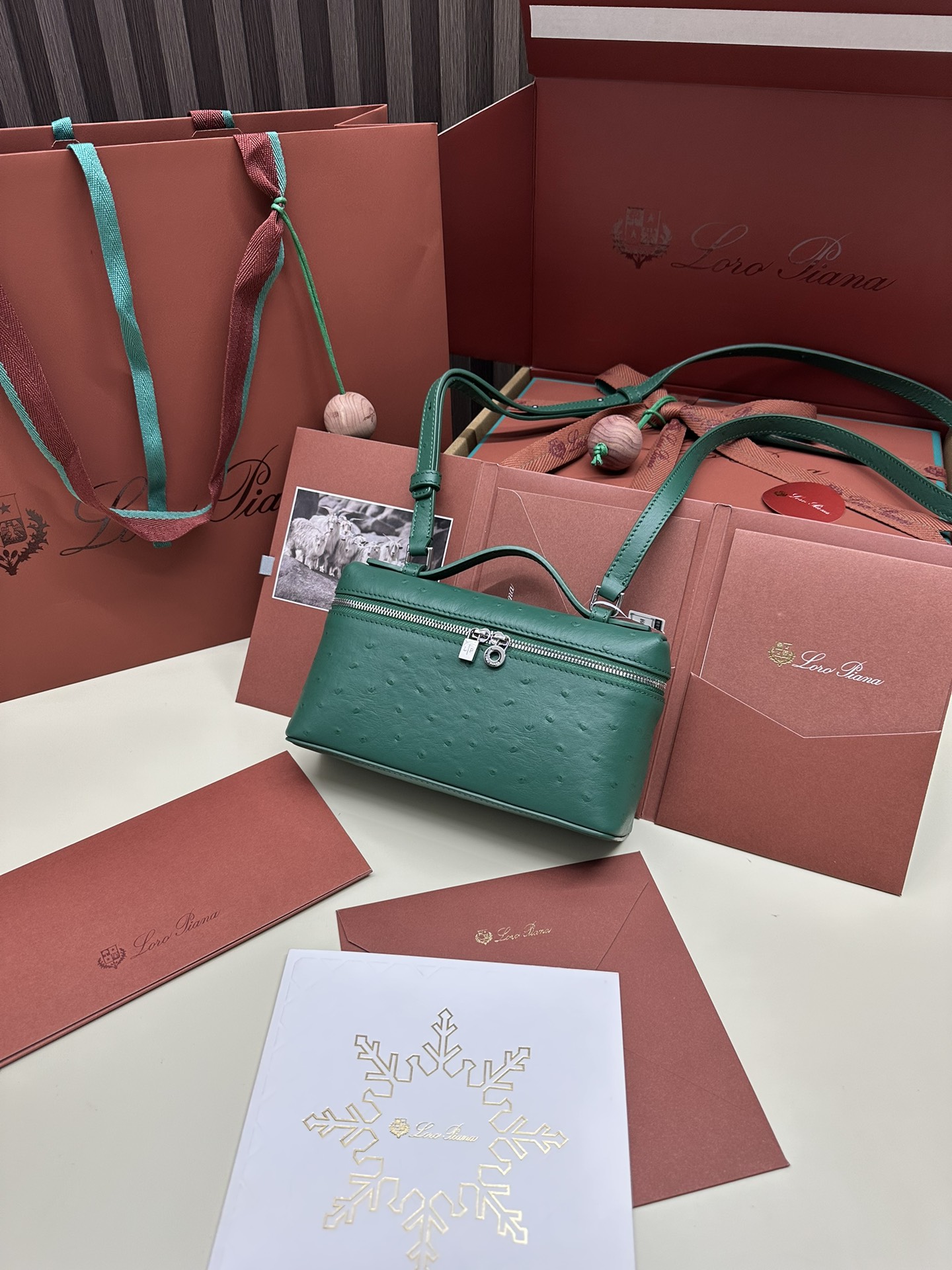 Luxury Ostrich Leather Handbag with Extra Pocket – Peacock Green (Item FAN1034) - 图片 9