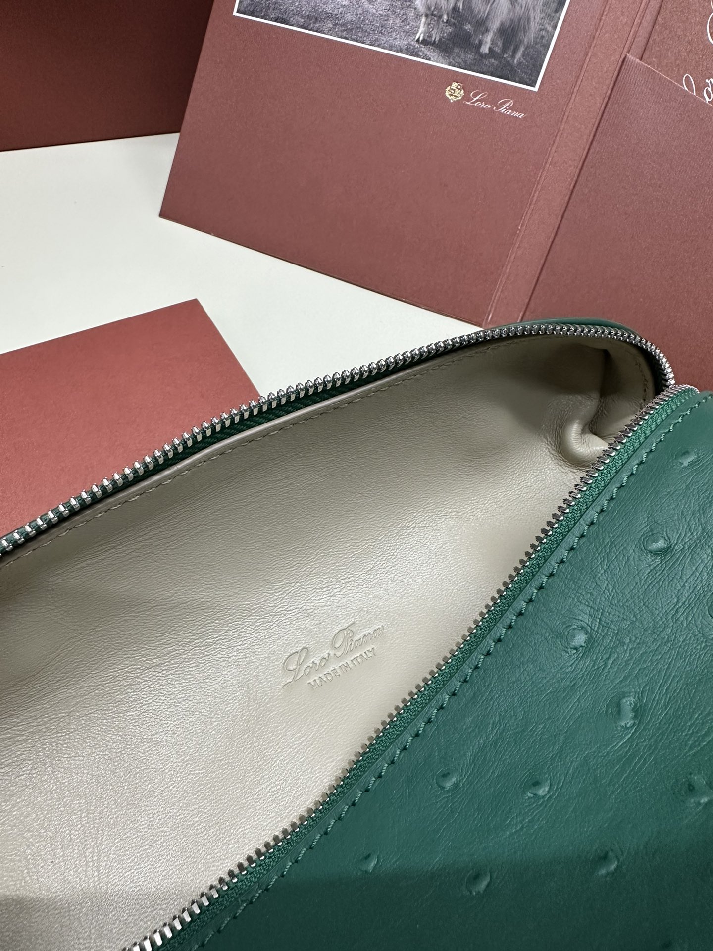 Luxury Ostrich Leather Handbag with Extra Pocket – Peacock Green (Item FAN1034) - 图片 8