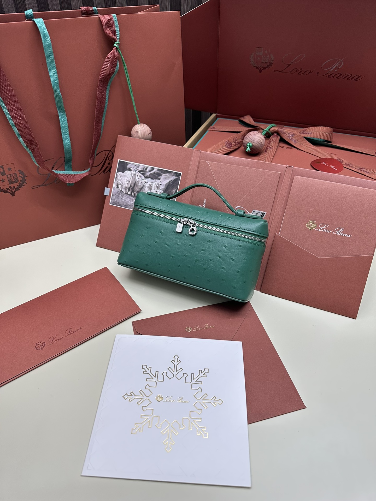 Luxury Ostrich Leather Handbag with Extra Pocket – Peacock Green (Item FAN1034) - 图片 1
