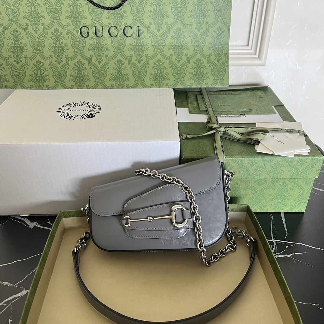 23 Purchasing Agency specializes in providing original leather and complete counter packaging. Gucci Horsebit 1955 series mini shoulder bag. The
