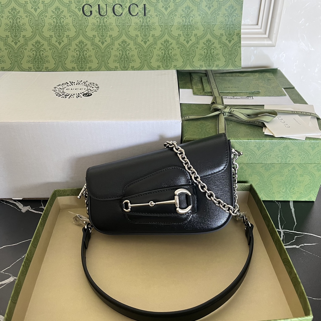 23 Purchasing Agency specializes in providing original leather and complete counter packaging. Gucci Horsebit 1955 series mini shoulder bag. The