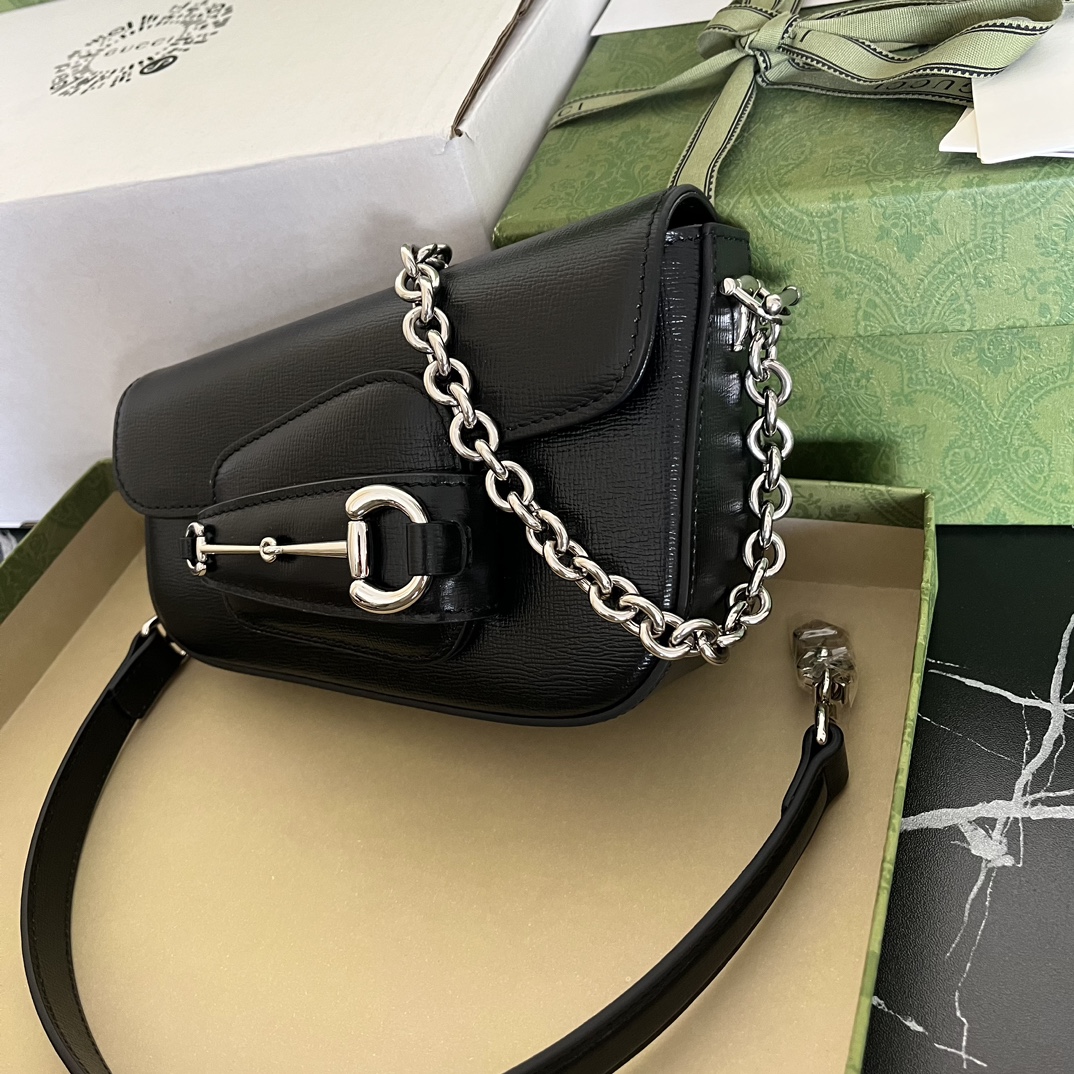 23 Purchasing Agency specializes in providing original leather and complete counter packaging. Gucci Horsebit 1955 series mini shoulder bag. The