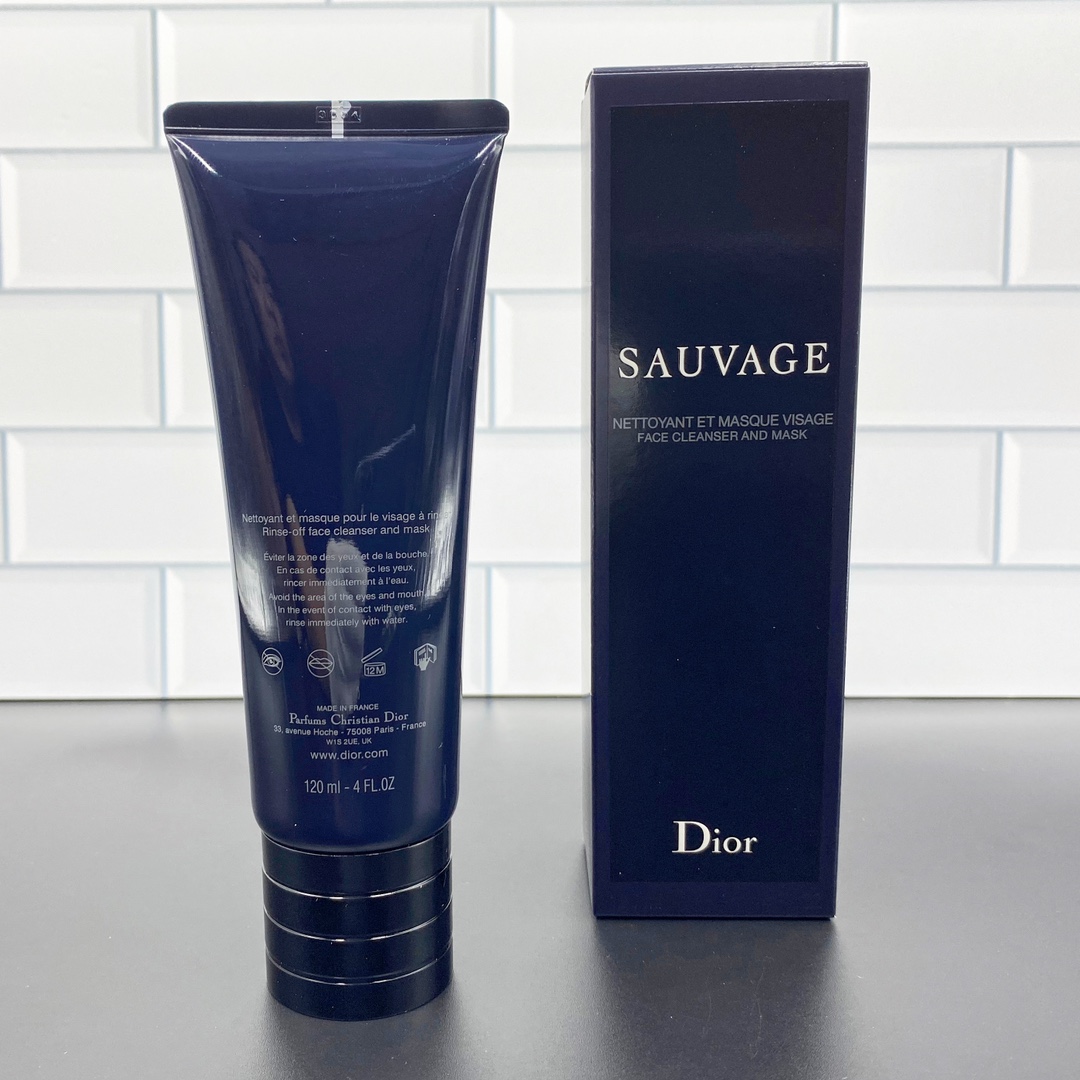 专/40💰
迪奥旷野男士二合一洗面奶120ml!二合一洁面,分享过很多次了,和旷野香水一个味道,清透的木质香味,上脸泡沫绵密细腻,洗的很干净,而且洗完不会有紧绷感,爱出油的夏天用这个真的非常合适,不仅是洁面,还可以当作清洁面膜,一周1-2次,可以深层清洁皮肤。