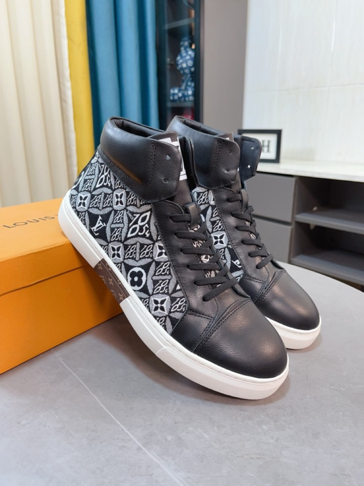 NO:270925,【LOUIS VUITTON】Louis Vuitton* official website same style for men's high-top casual shoes, popular celebrities and big names, popular selling at home and abroad, Lv focuses on making checkerboard series...Imported top layer cowhide with special fabrics, all sheepskin brand special hollowed-out sole OEM factory produced the highest version number 38-44,,,louis vuitton,louis vuitton,louis vuitton,cowhide,sheepskin19860909【LOUIS VUITTON】路易威登*官网同款男士高帮休闲鞋人气明星大咖同款～热销海内外 Lv着力大作棋盘格系列……进口头层牛皮搭配专用面料全绵羊皮里品牌专用镂空大底代工厂出品 最高版本码数38-44、,,louis vuitton,louis vuitton,louis vuitton,cowhide,sheepskin,Men's shoes