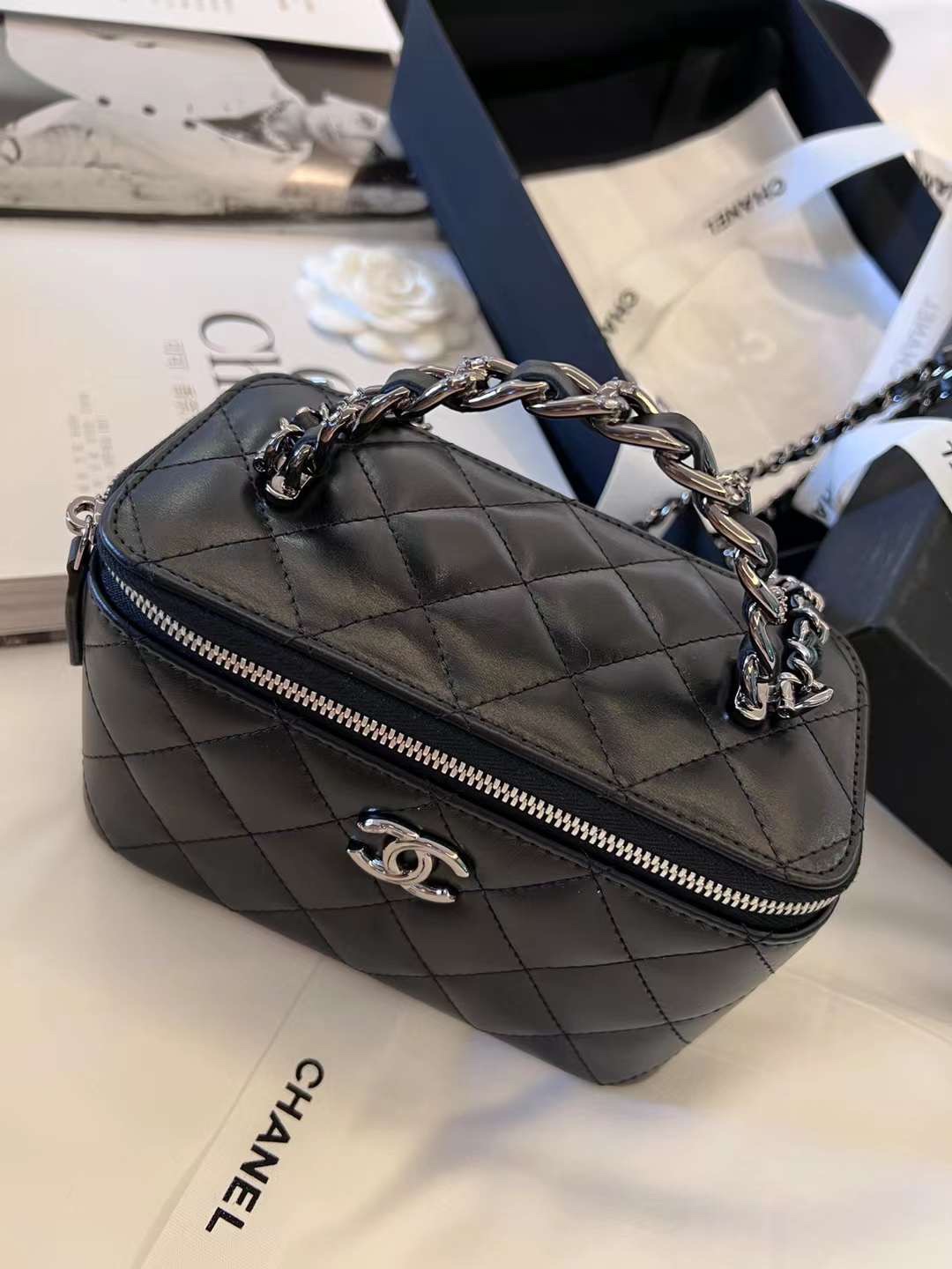 Xiaoxiang's matching counter Chanel 23k autumn and winter new style rhinestone box bag