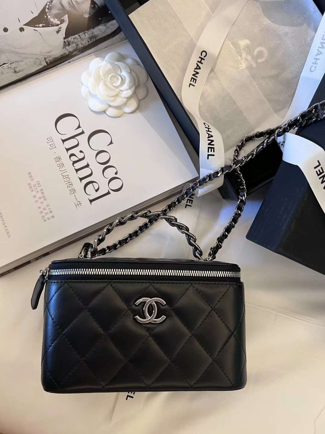 Xiaoxiang's matching counter Chanel 23k autumn and winter new style rhinestone box bag