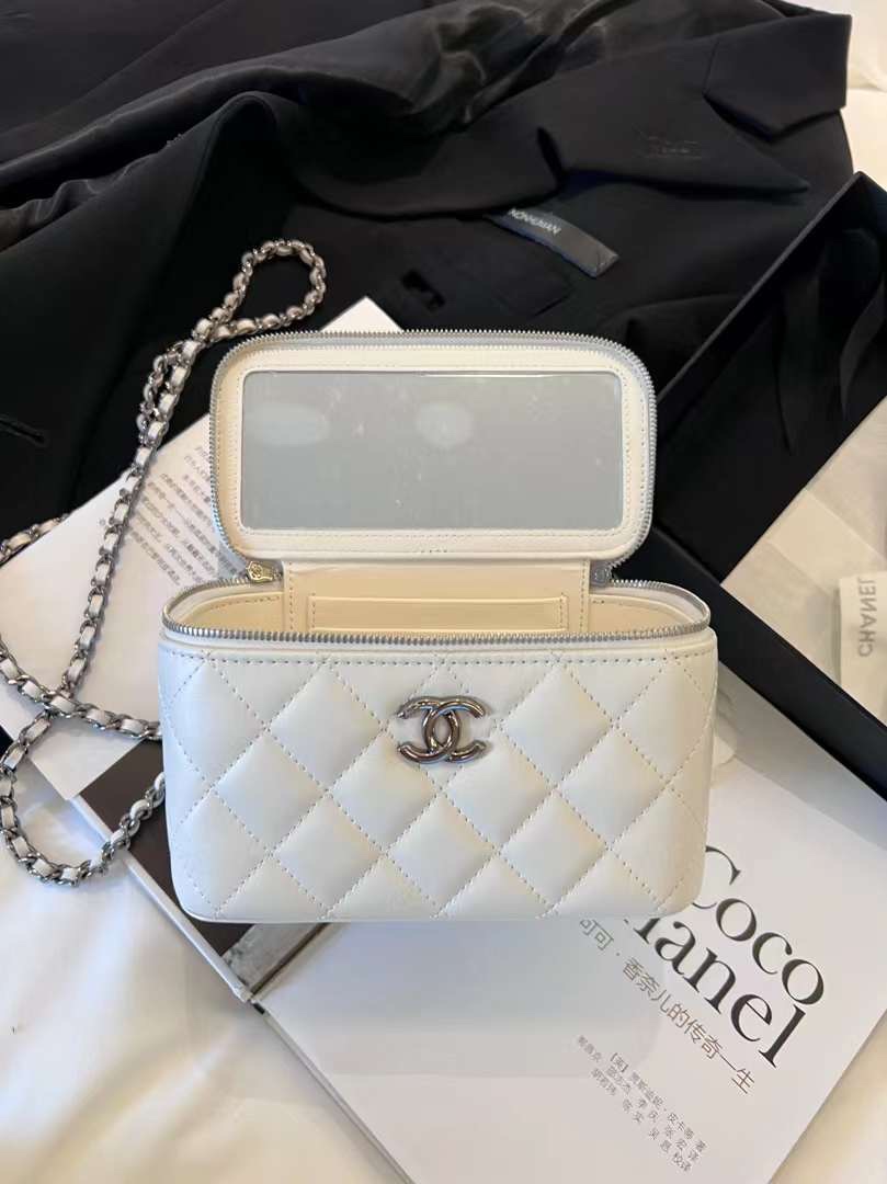 Xiaoxiang's matching counter Chanel 23k autumn and winter new style rhinestone box bag