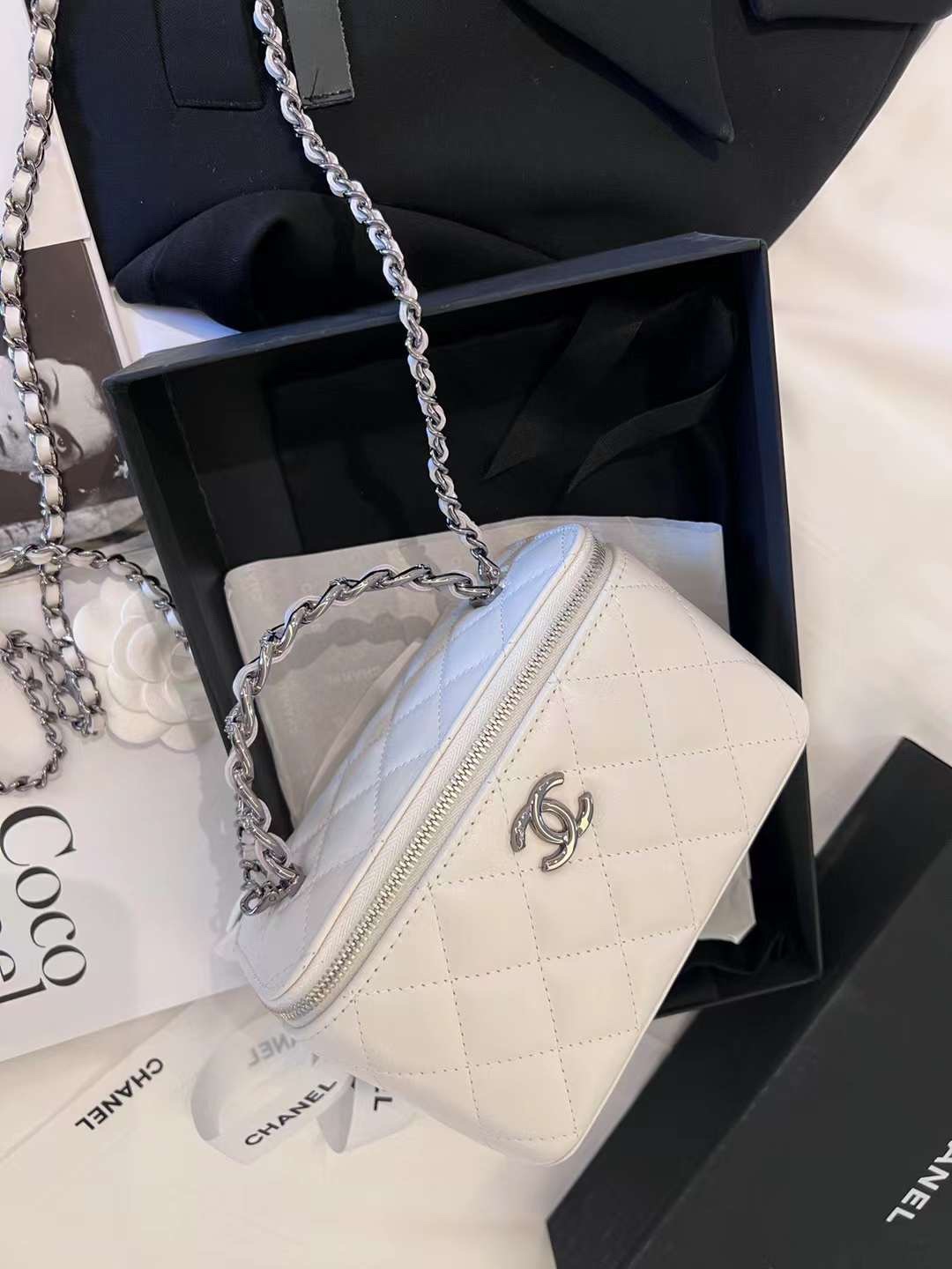 Xiaoxiang's matching counter Chanel 23k autumn and winter new style rhinestone box bag