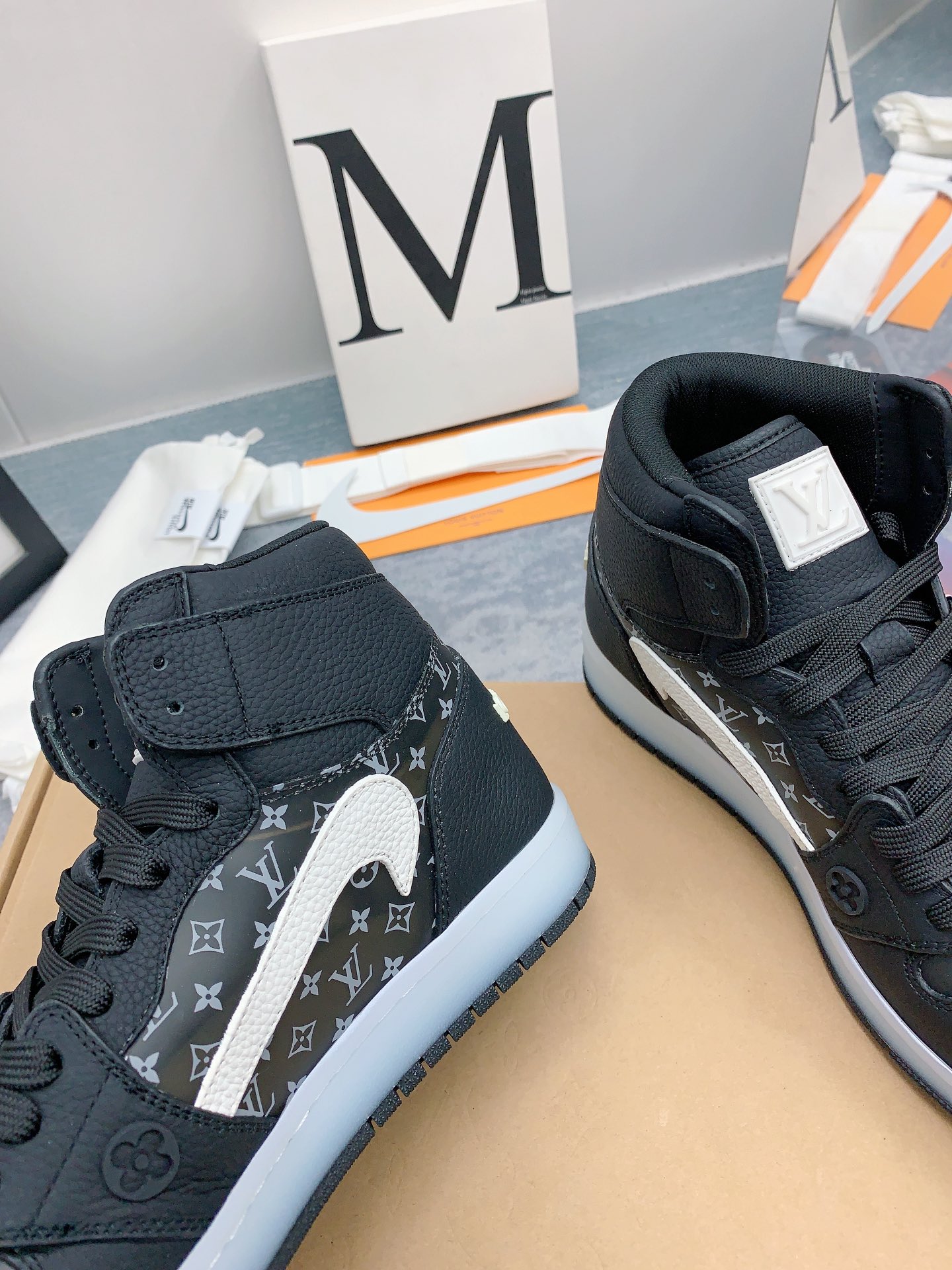 Limited Edition Air Jordan 1 x LV x Nike Stadium Shoes Overview - 图片 6