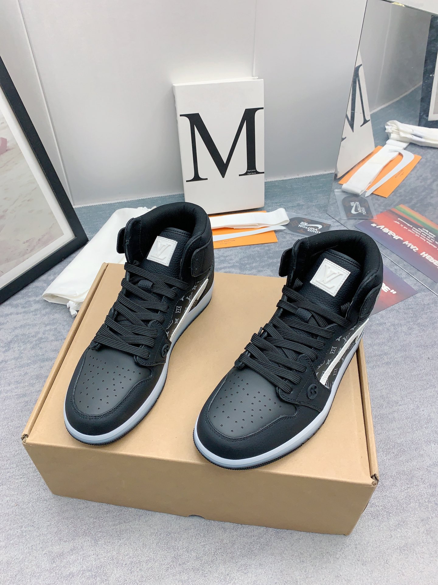 Limited Edition Air Jordan 1 x LV x Nike Stadium Shoes Overview - 图片 4