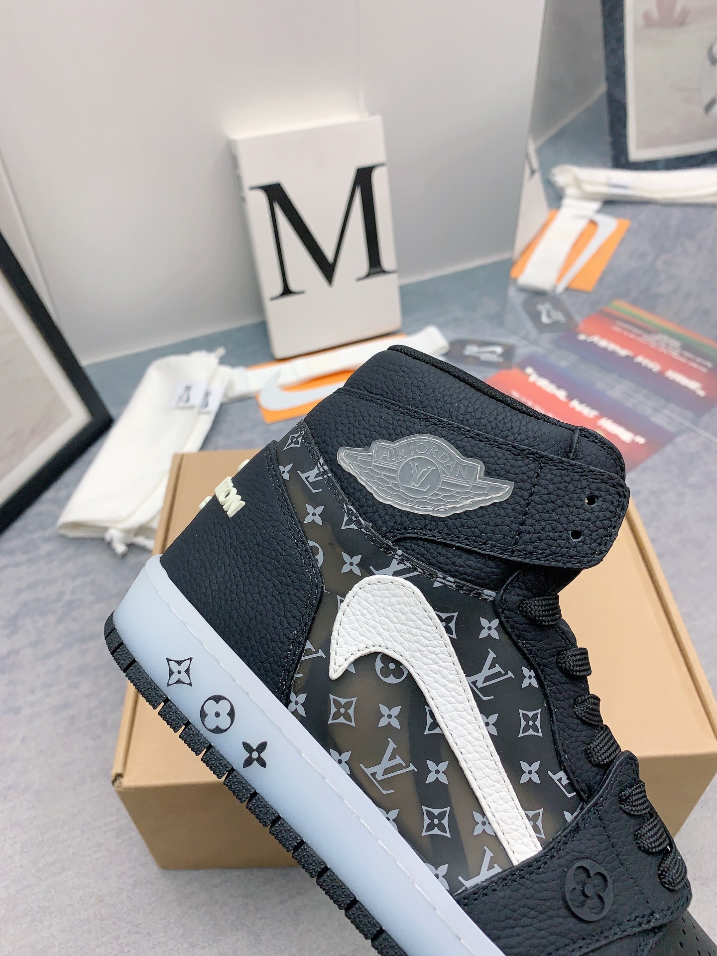 Limited Edition Air Jordan 1 x LV x Nike Stadium Shoes Overview - 图片 7